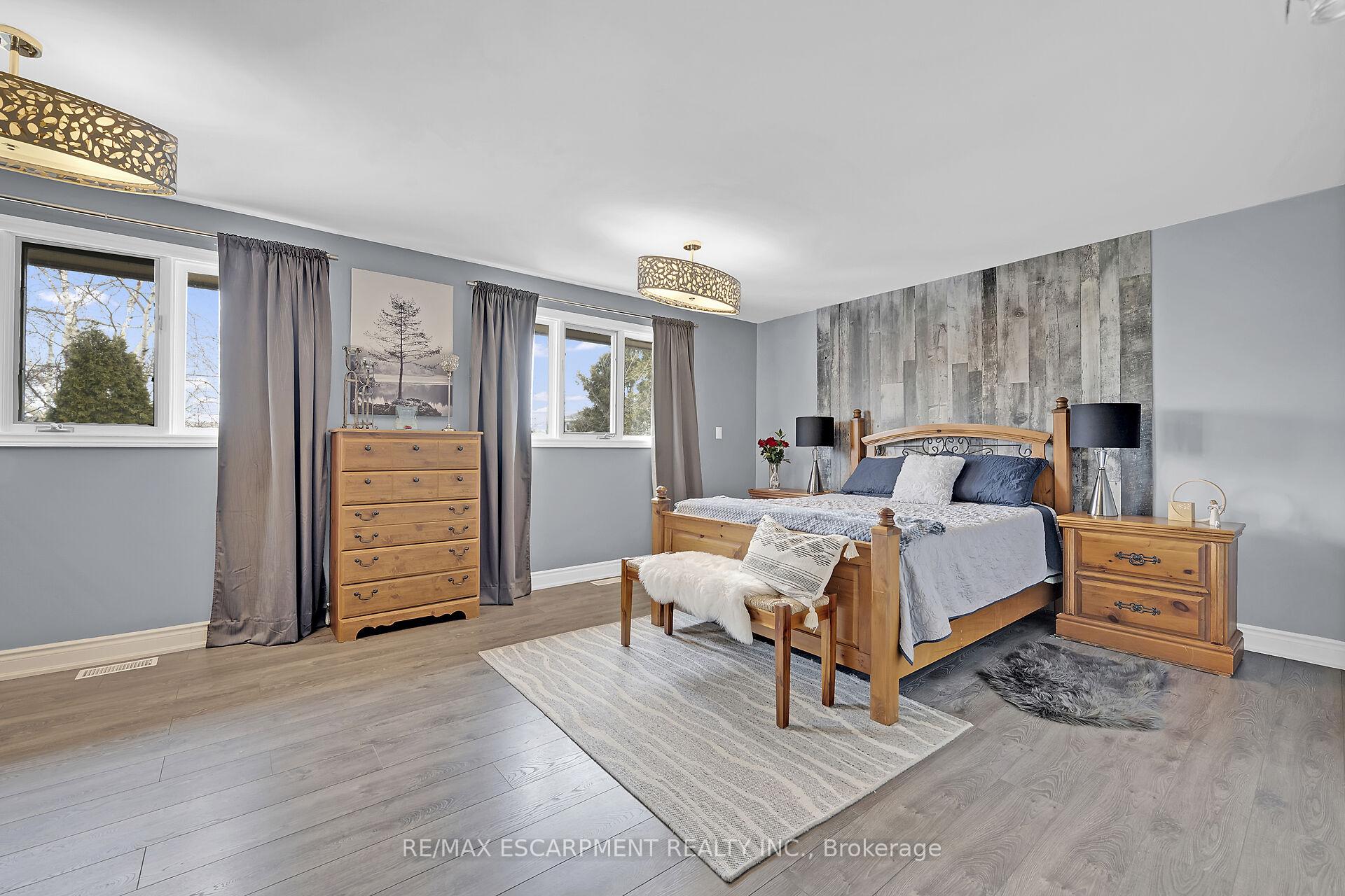 Photo 23 of 10 Almond Gardens, Grimsby, Grimsby Beach — HOMEH