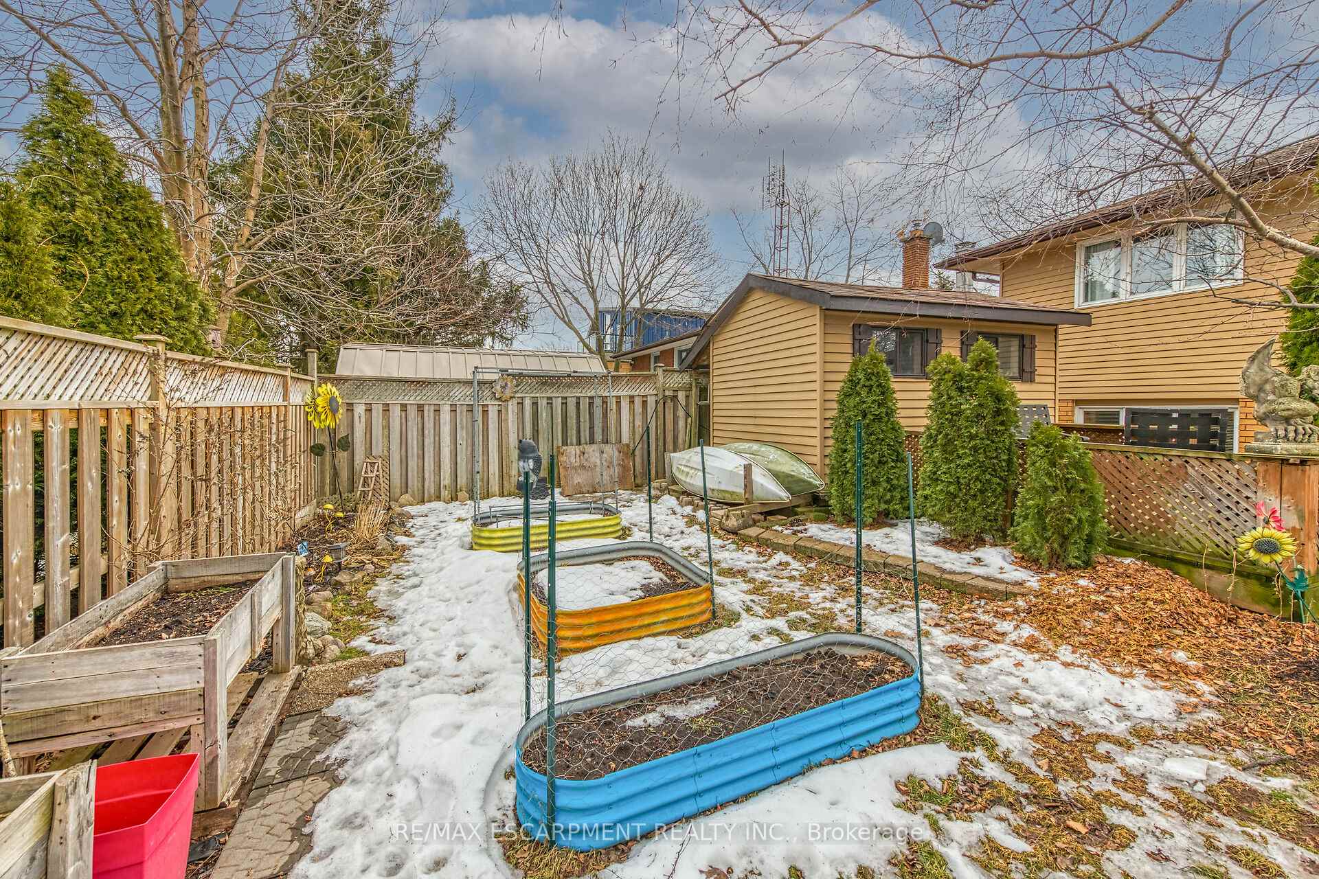 Photo 48 of 10 Almond Gardens, Grimsby, Grimsby Beach — HOMEH