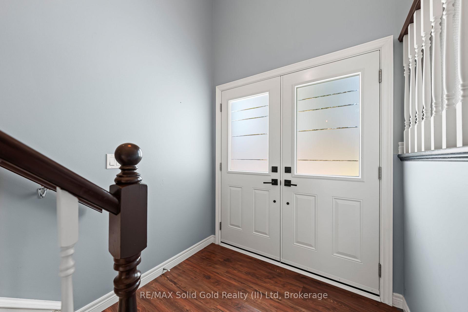 Photo 4 of 37 Thornhill Drive, Guelph, Willow West/Sugarbush/West Acres — HOMEH