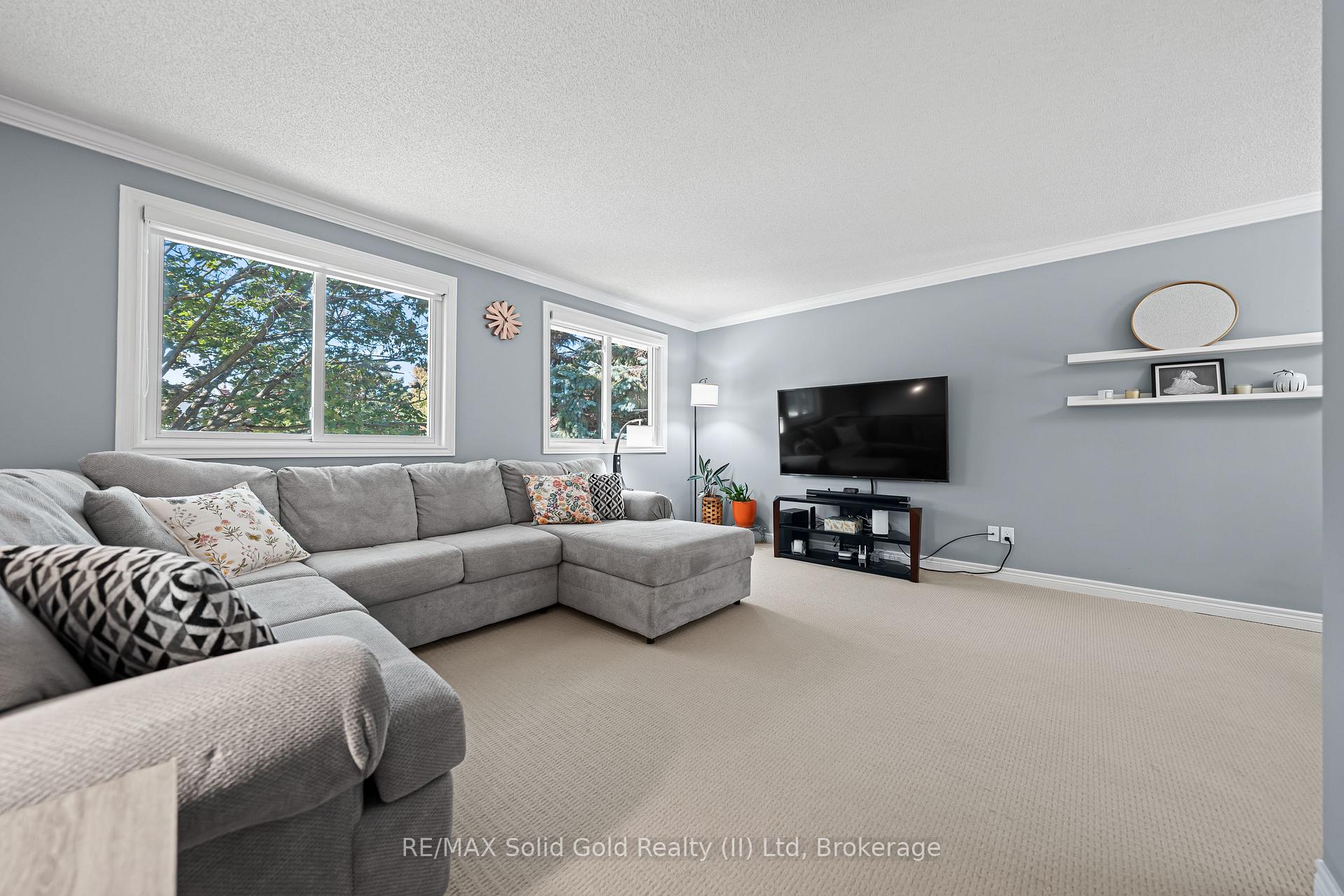 Photo 6 of 37 Thornhill Drive, Guelph, Willow West/Sugarbush/West Acres — HOMEH