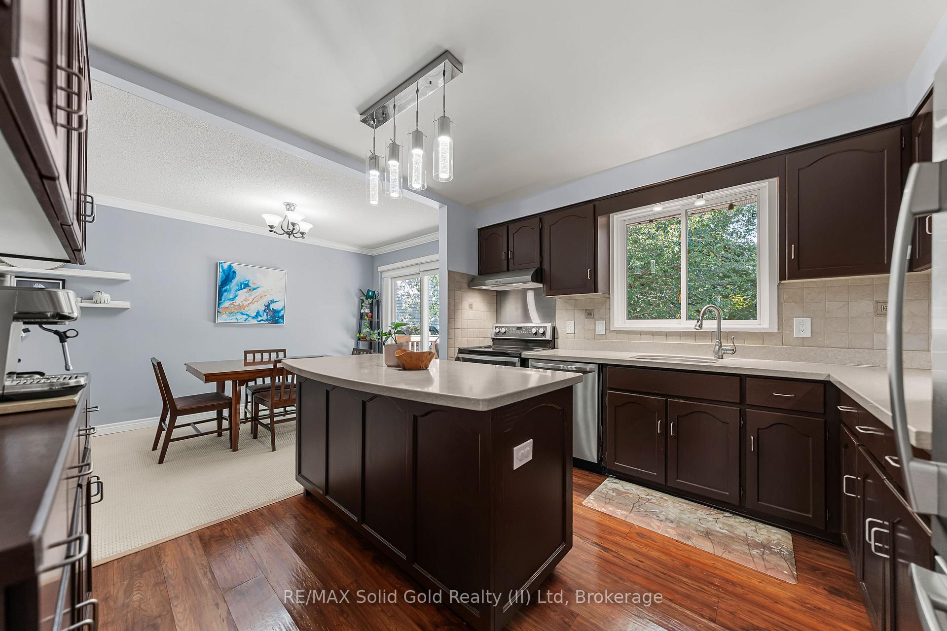 Photo 17 of 37 Thornhill Drive, Guelph, Willow West/Sugarbush/West Acres — HOMEH