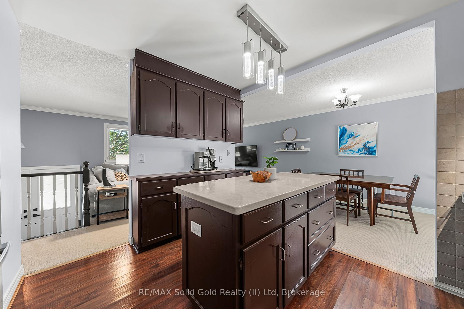 Photo 20 of 37 Thornhill Drive, Guelph, Willow West/Sugarbush/West Acres — HOMEH