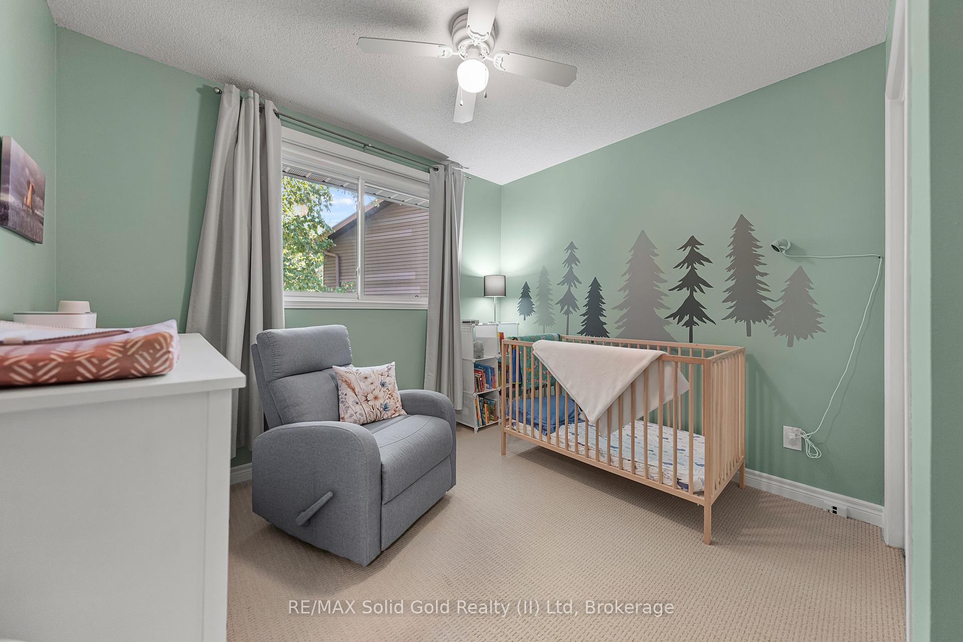 Photo 23 of 37 Thornhill Drive, Guelph, Willow West/Sugarbush/West Acres — HOMEH
