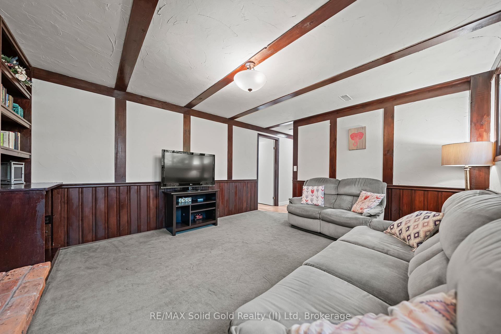 Photo 31 of 37 Thornhill Drive, Guelph, Willow West/Sugarbush/West Acres — HOMEH
