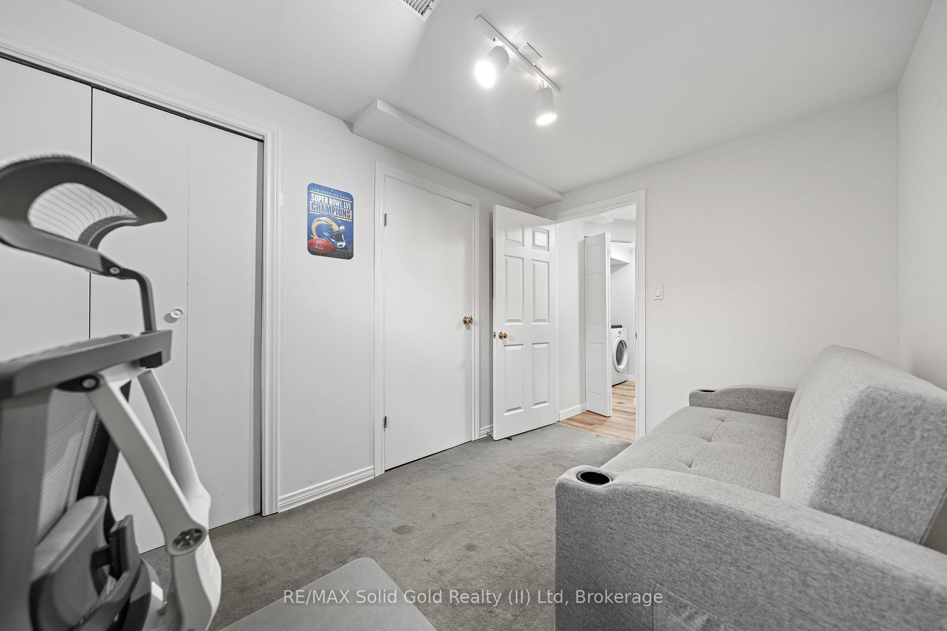Photo 34 of 37 Thornhill Drive, Guelph, Willow West/Sugarbush/West Acres — HOMEH