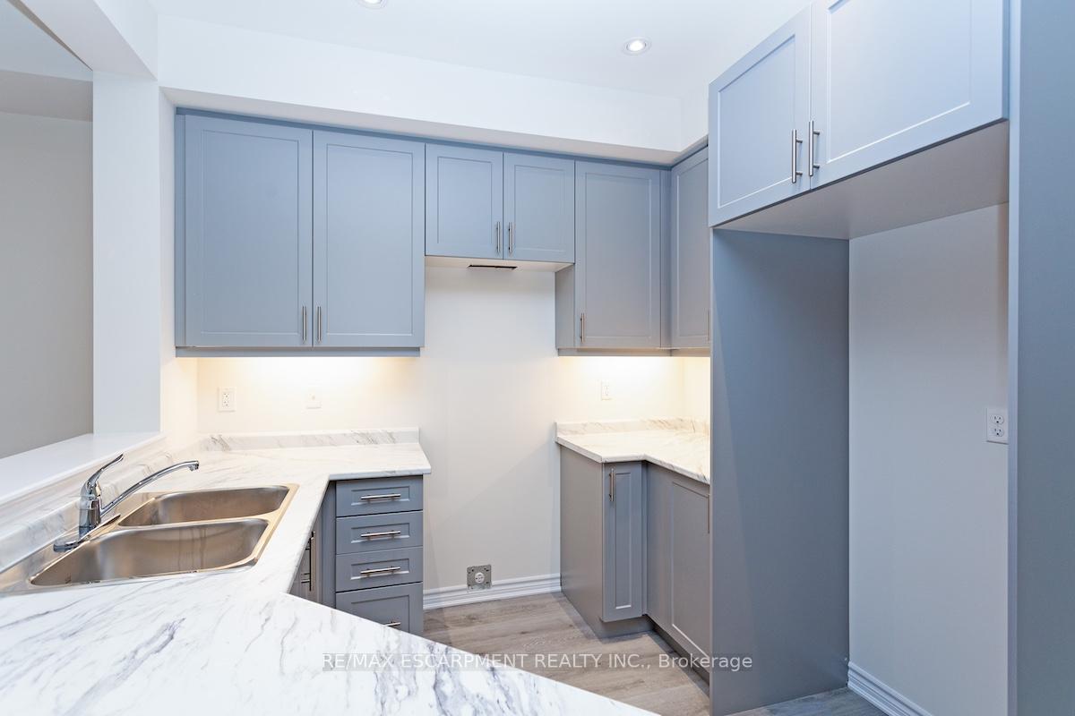 Photo 5 of 31 Jell Street, Guelph, Kortright East — HOMEH