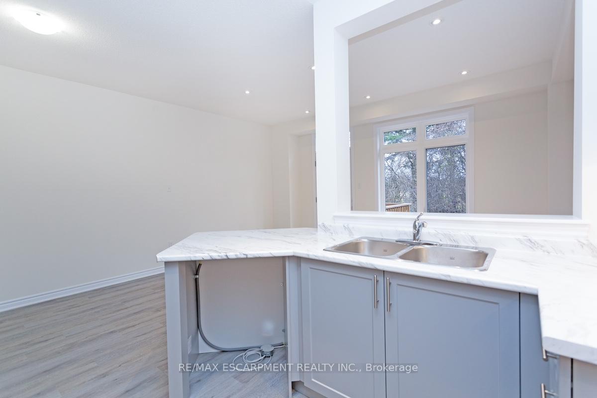 Photo 7 of 31 Jell Street, Guelph, Kortright East — HOMEH
