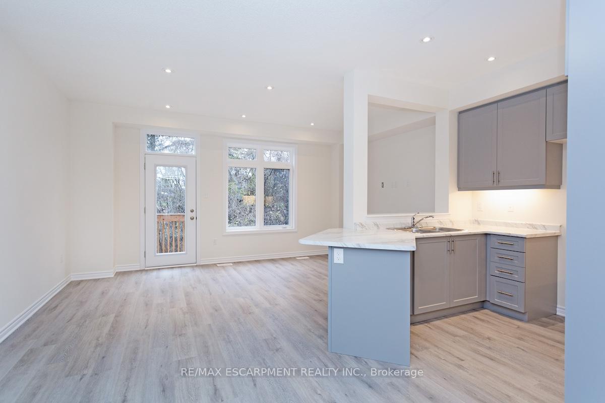 Photo 8 of 31 Jell Street, Guelph, Kortright East — HOMEH