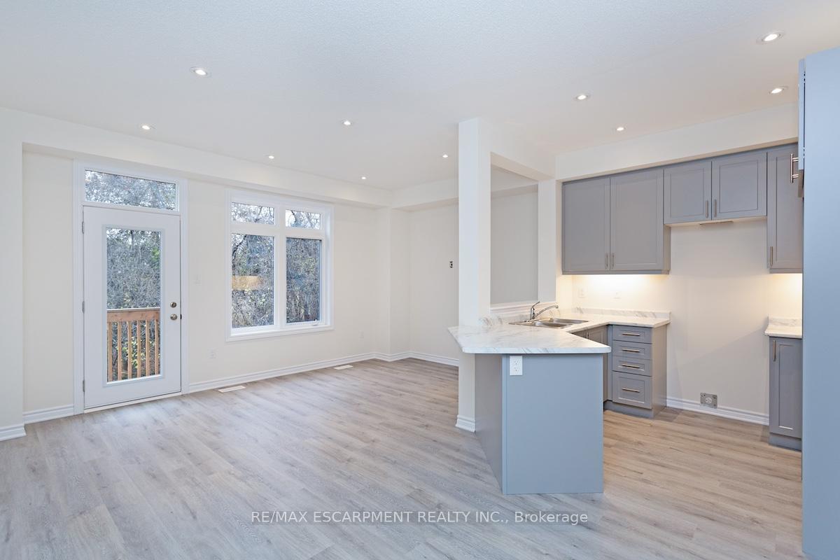 Photo 9 of 31 Jell Street, Guelph, Kortright East — HOMEH