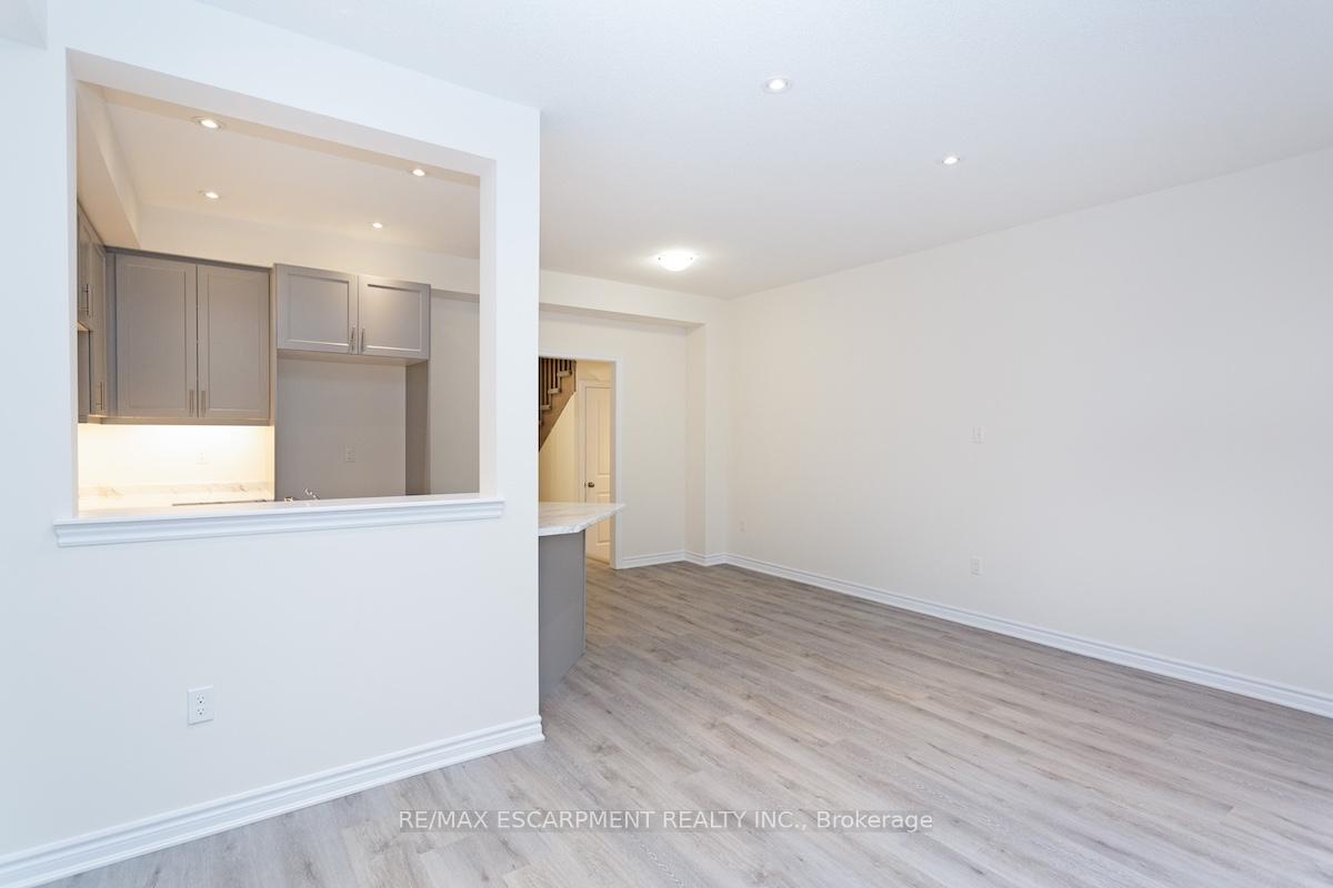Photo 11 of 31 Jell Street, Guelph, Kortright East — HOMEH