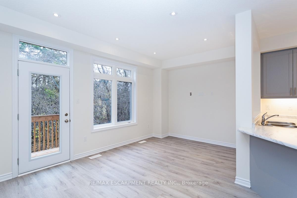 Photo 14 of 31 Jell Street, Guelph, Kortright East — HOMEH
