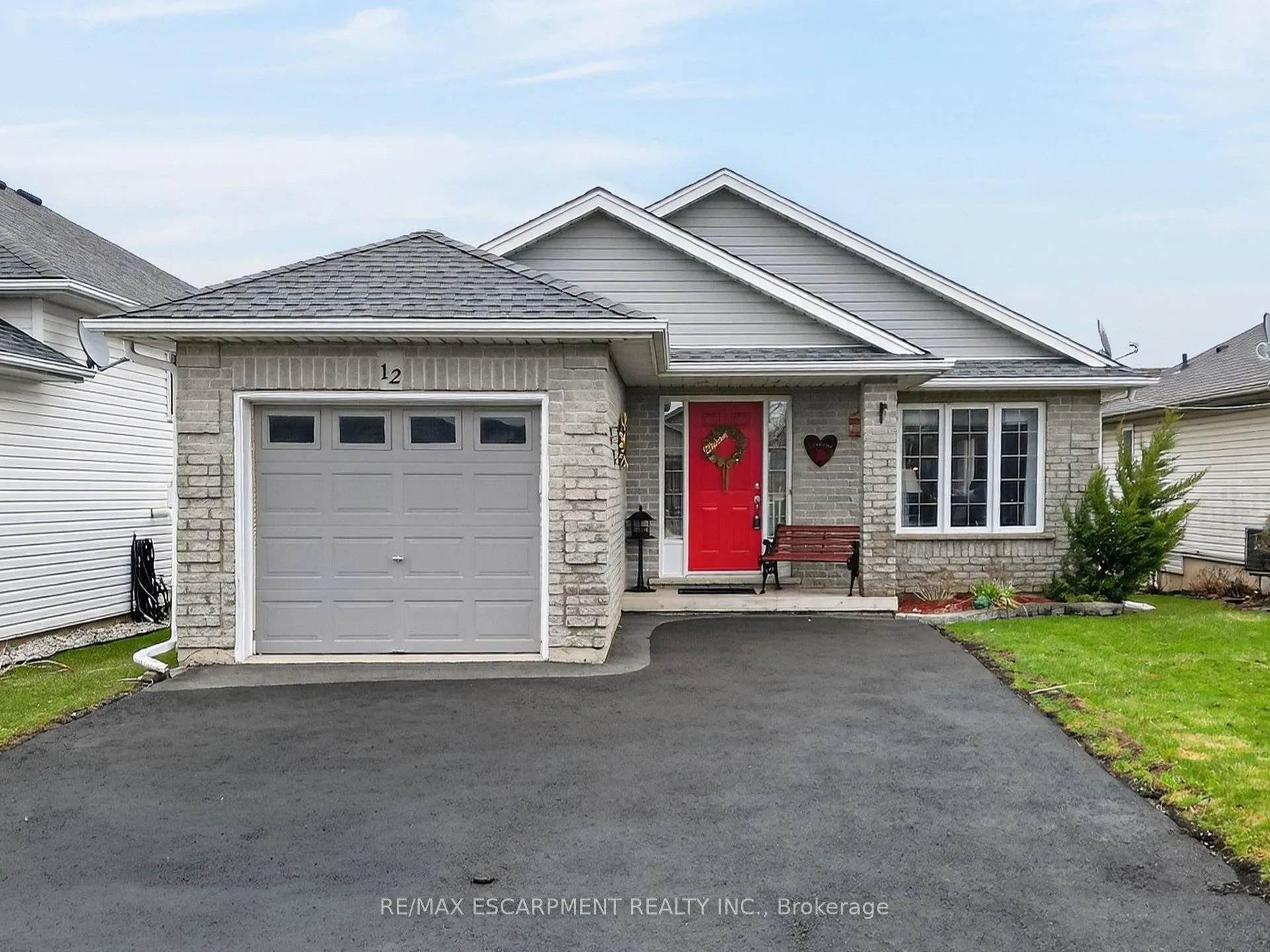 Photo 1 of 12 Courtney Crescent, Welland, N. Welland — HOMEH