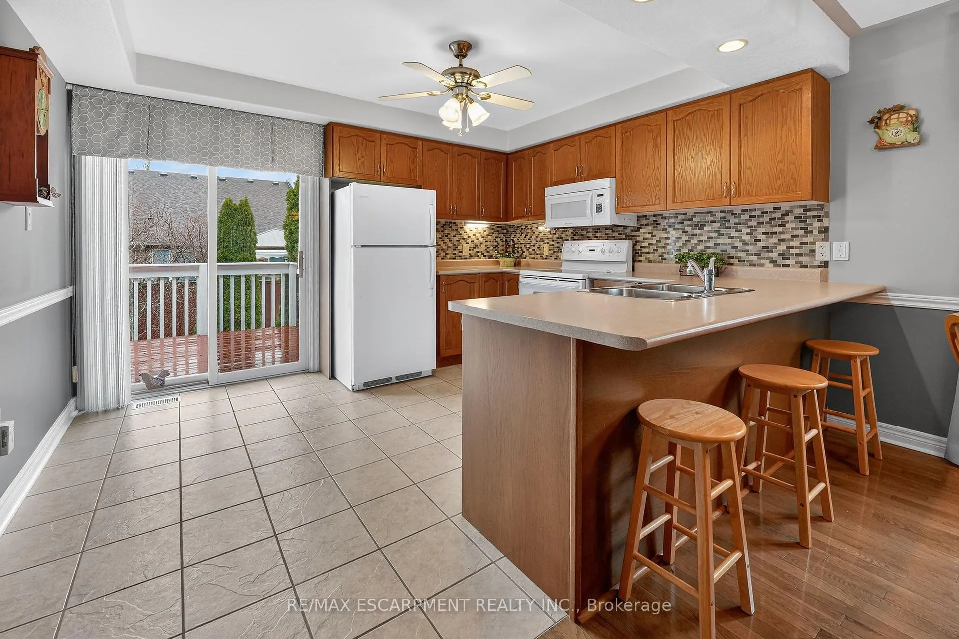 Photo 6 of 12 Courtney Crescent, Welland, N. Welland — HOMEH