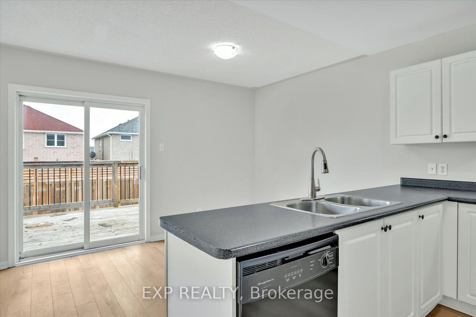 Photo 6 of 19 Parcells Crescent, Peterborough, Otonabee Ward 1 — HOMEH