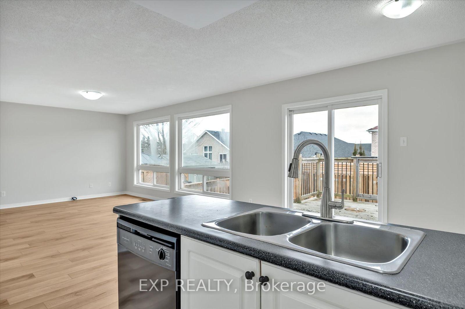 Photo 7 of 19 Parcells Crescent, Peterborough, Otonabee Ward 1 — HOMEH