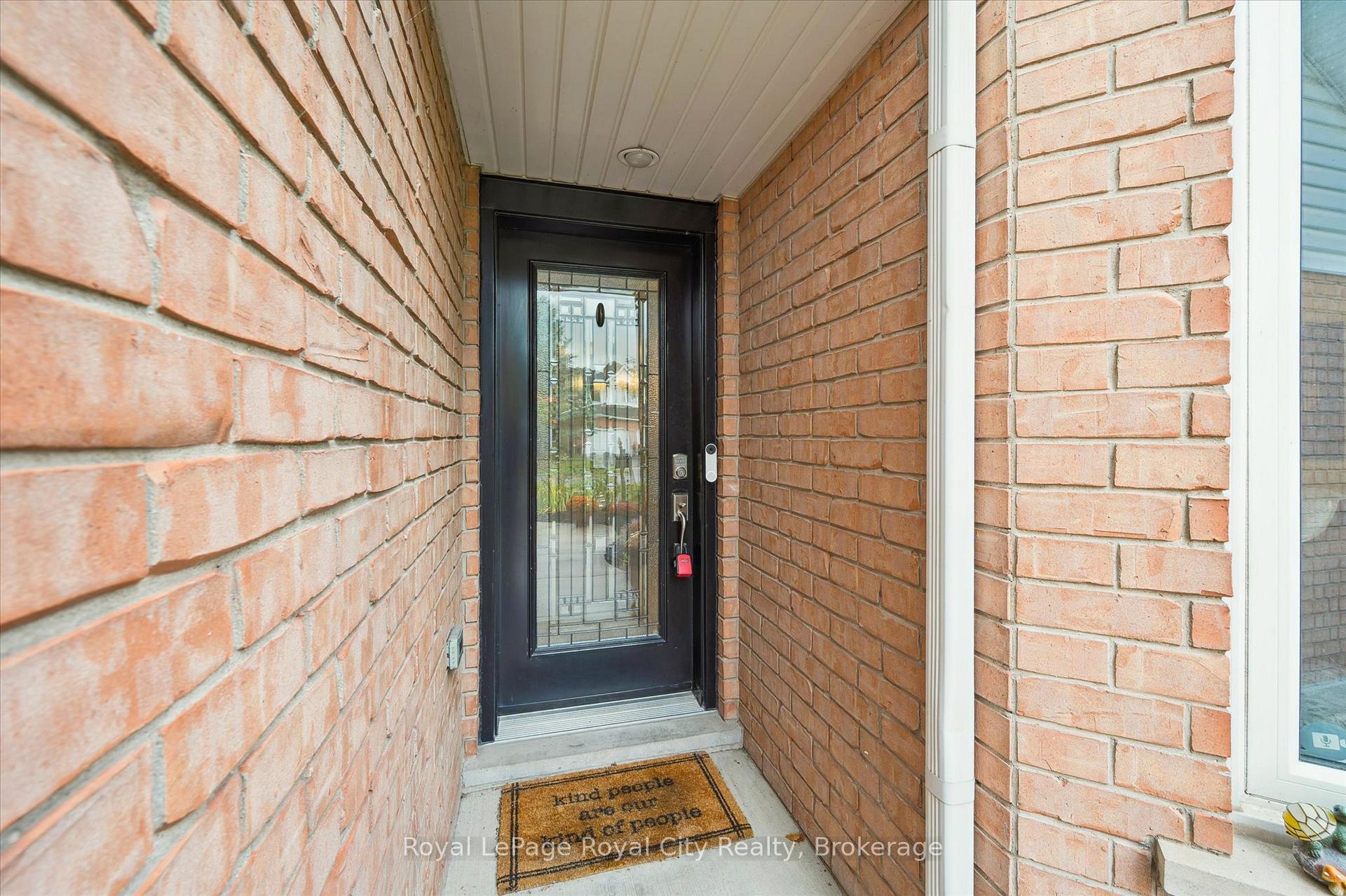 Photo 4 of 53 Pacific Place, Guelph, Dovercliffe Park/Old University — HOMEH