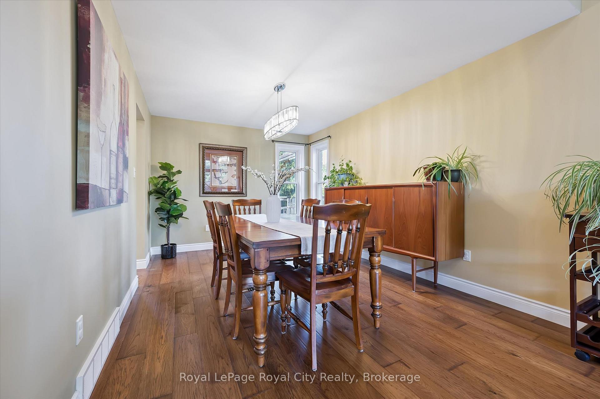 Photo 9 of 53 Pacific Place, Guelph, Dovercliffe Park/Old University — HOMEH