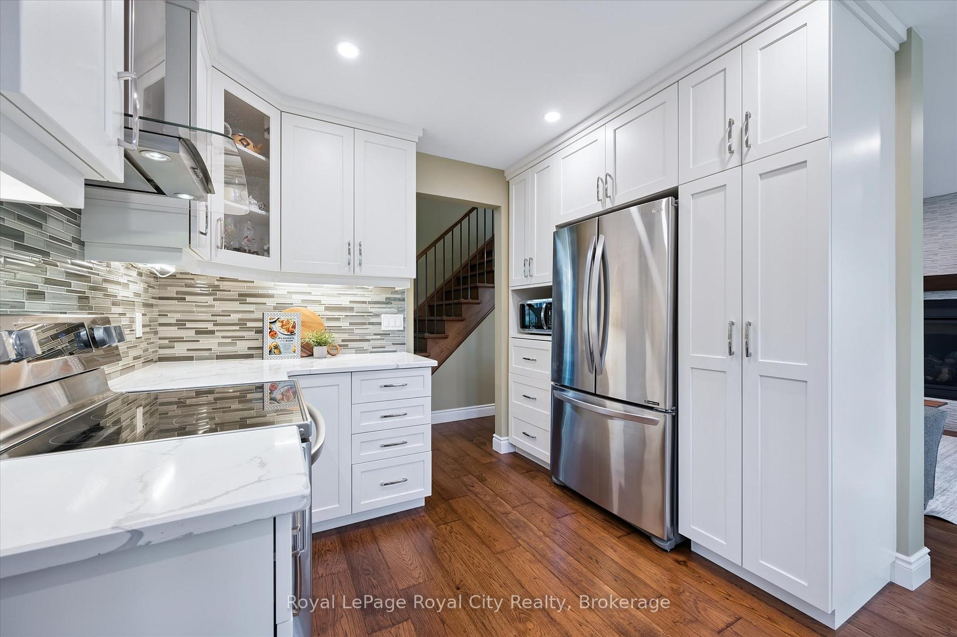 Photo 13 of 53 Pacific Place, Guelph, Dovercliffe Park/Old University — HOMEH