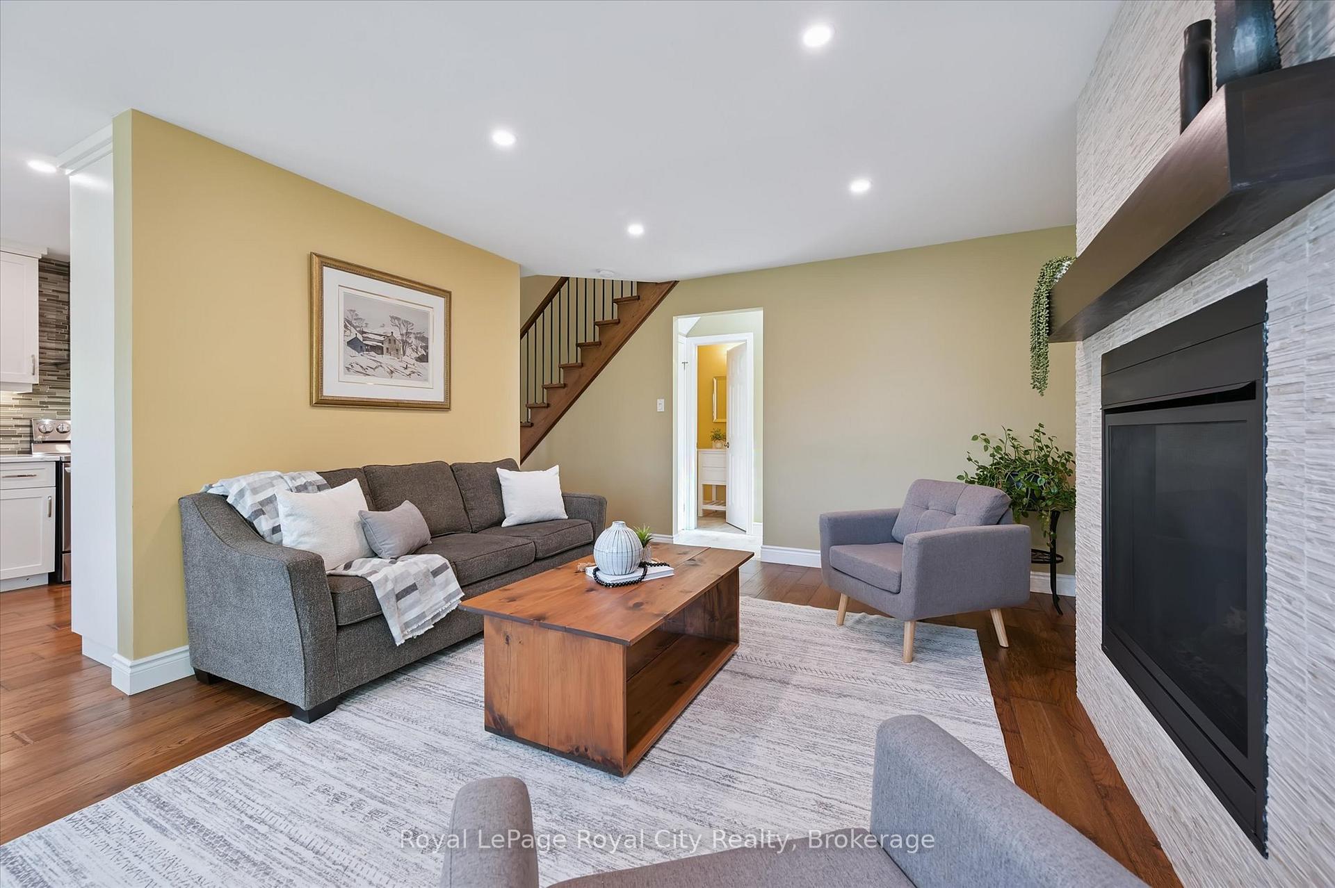 Photo 16 of 53 Pacific Place, Guelph, Dovercliffe Park/Old University — HOMEH