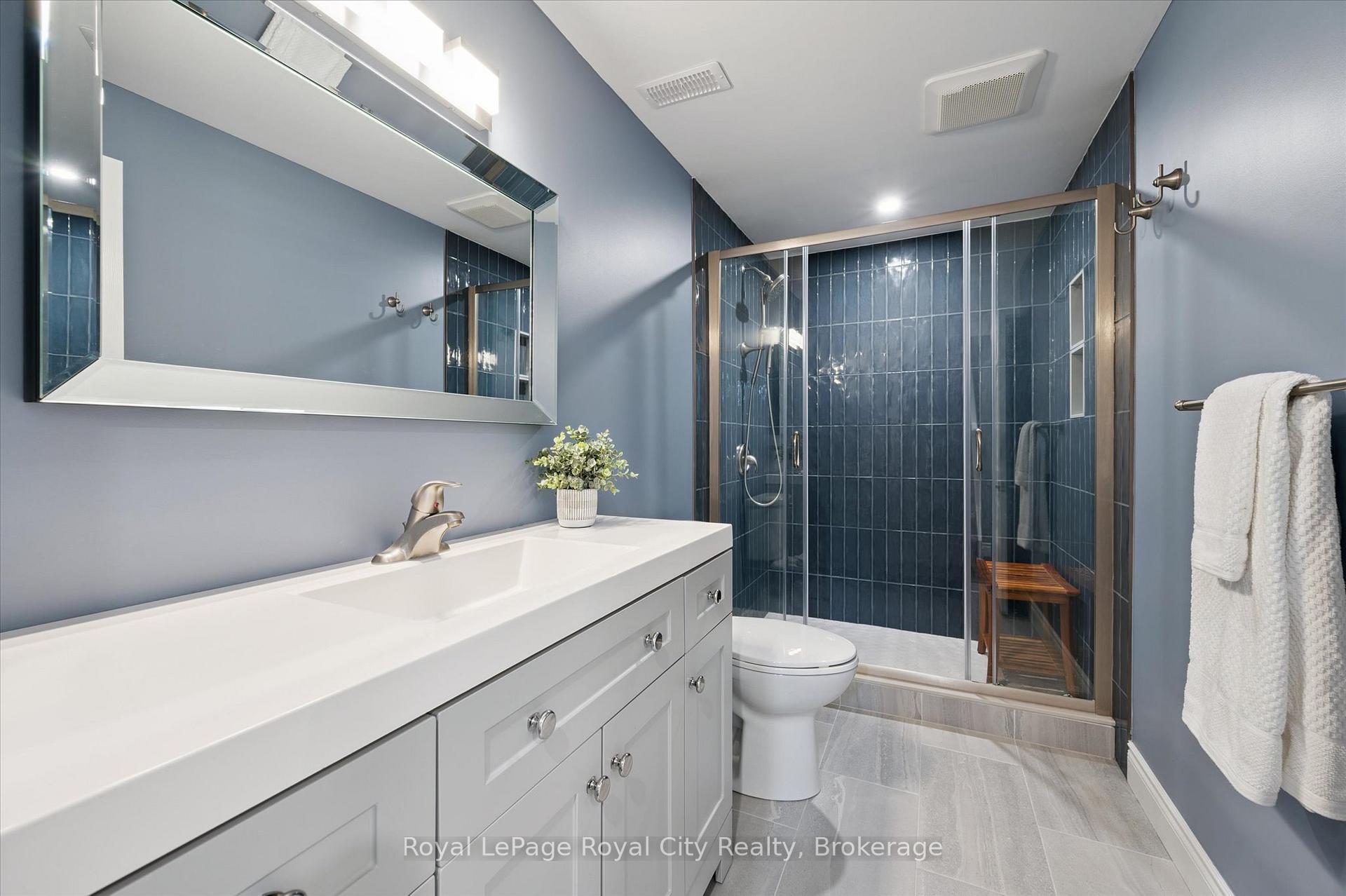 Photo 31 of 53 Pacific Place, Guelph, Dovercliffe Park/Old University — HOMEH