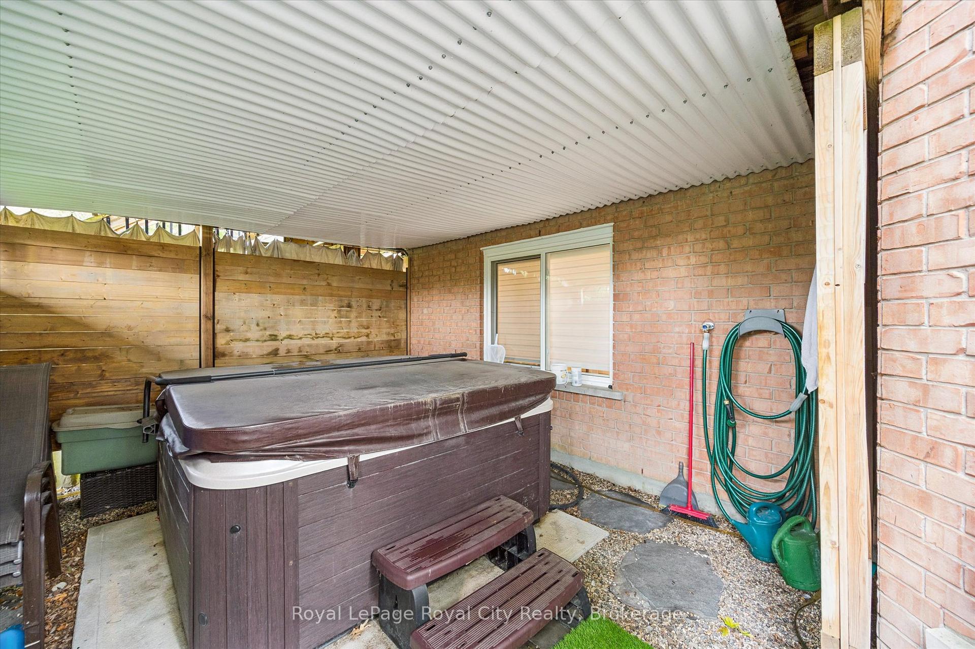 Photo 40 of 53 Pacific Place, Guelph, Dovercliffe Park/Old University — HOMEH