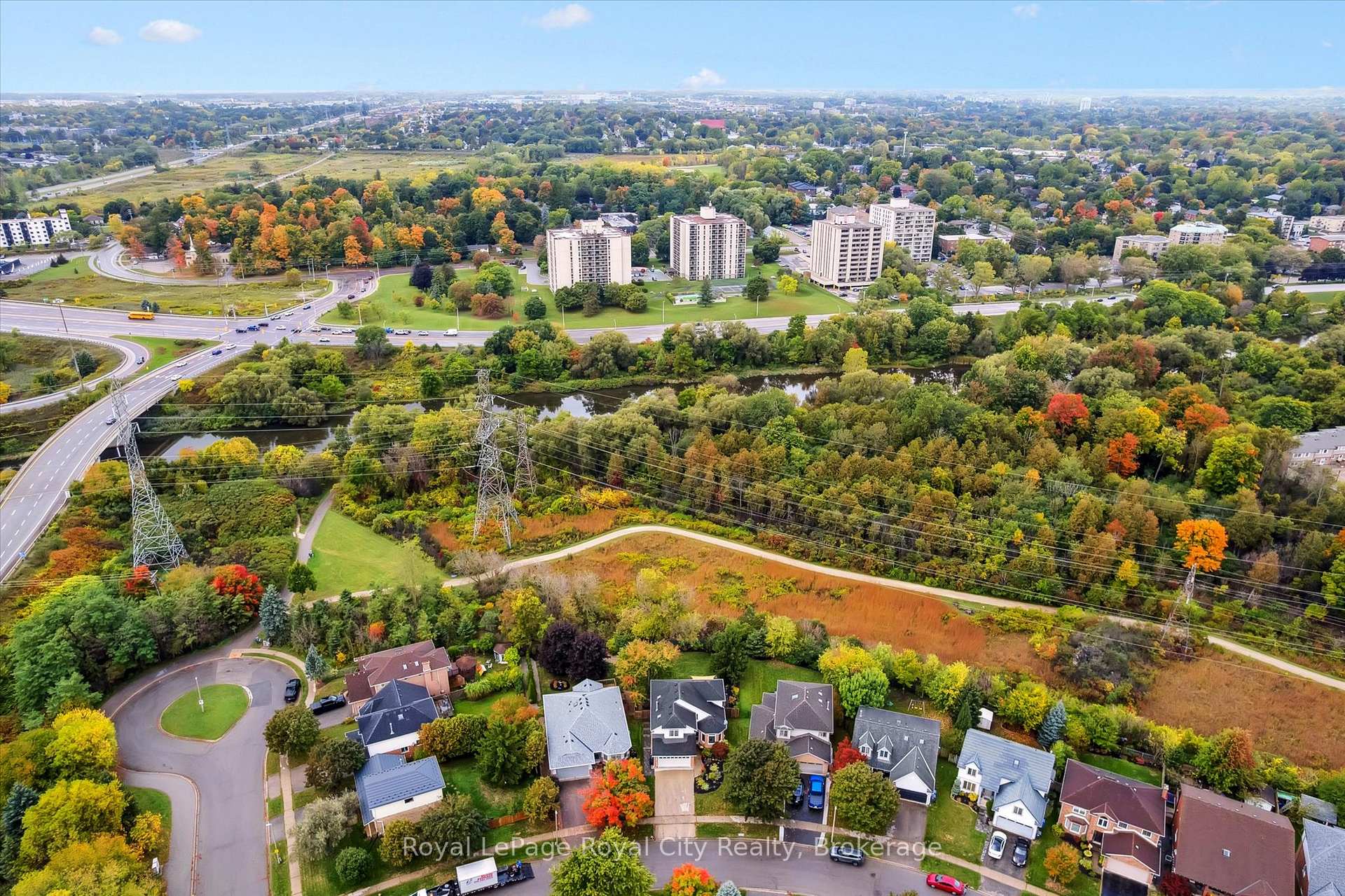 Photo 42 of 53 Pacific Place, Guelph, Dovercliffe Park/Old University — HOMEH
