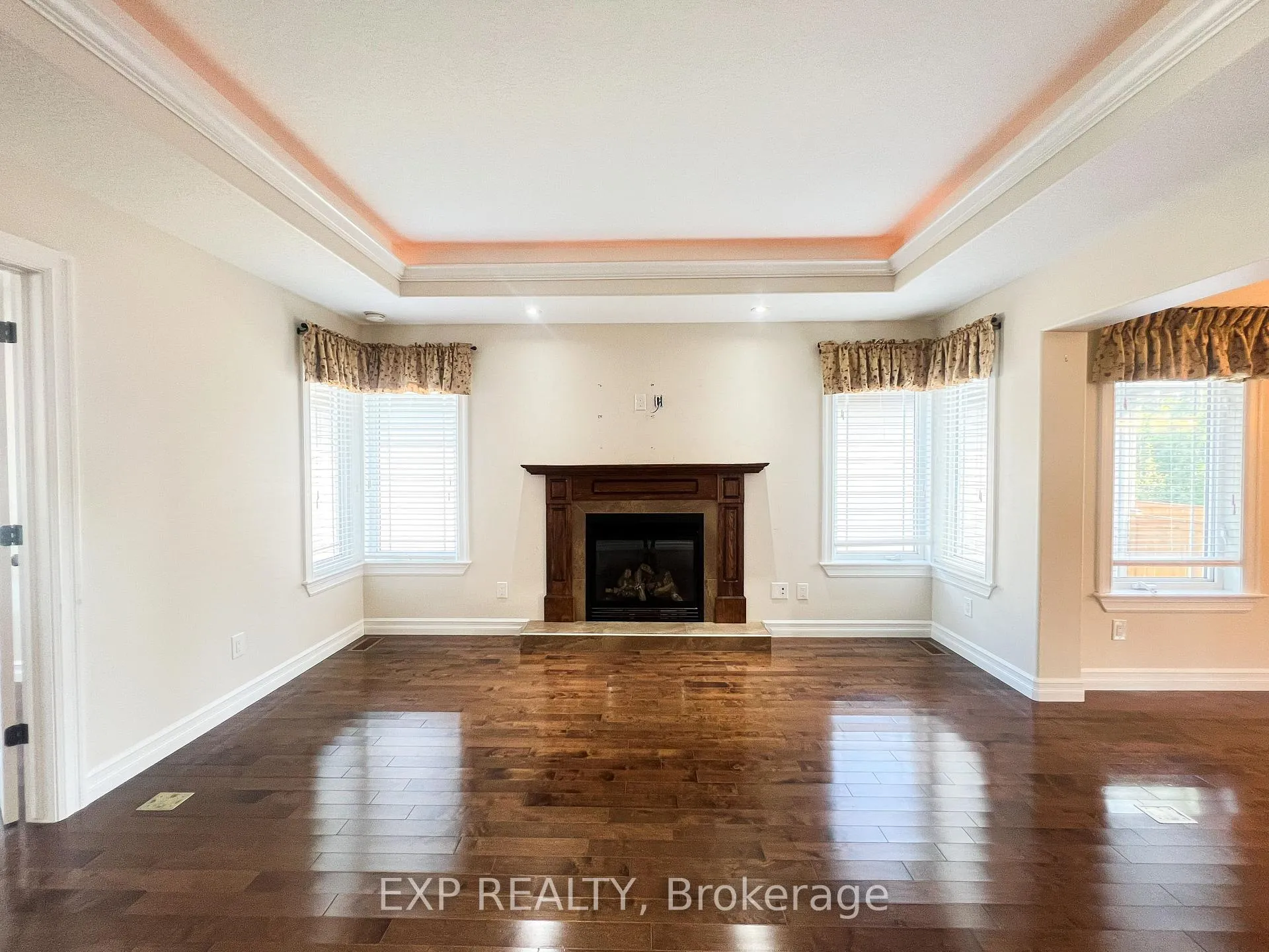 Photo 4 of 1132 Mcclure Crescent, Brockville — HOMEH