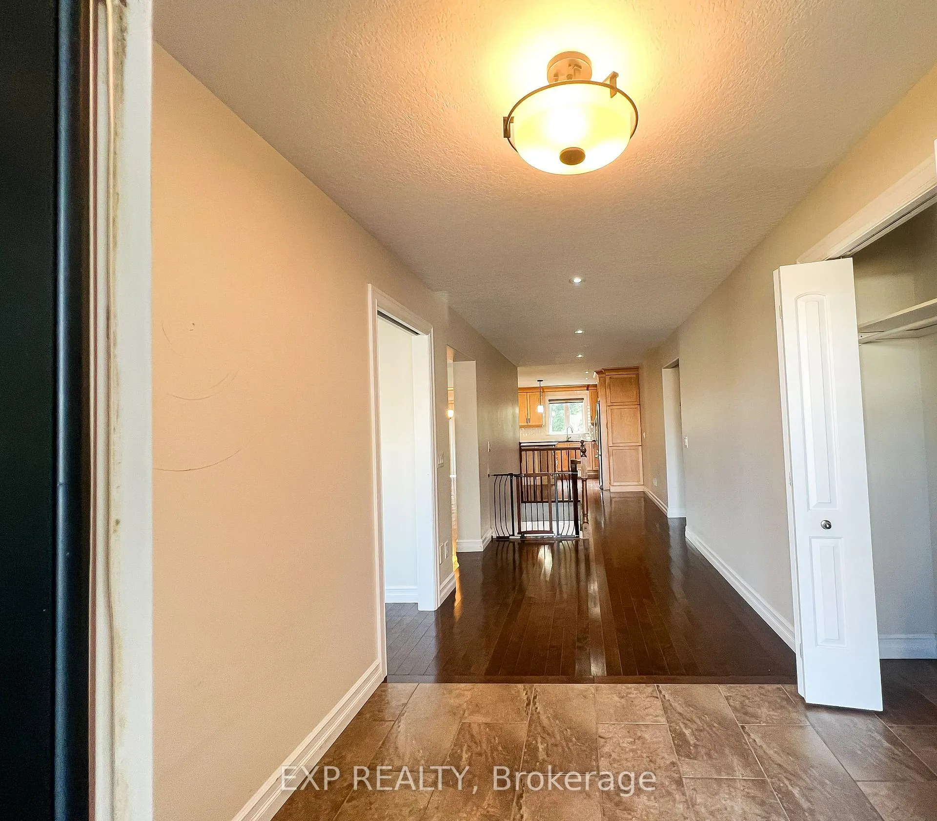 Photo 7 of 1132 Mcclure Crescent, Brockville — HOMEH