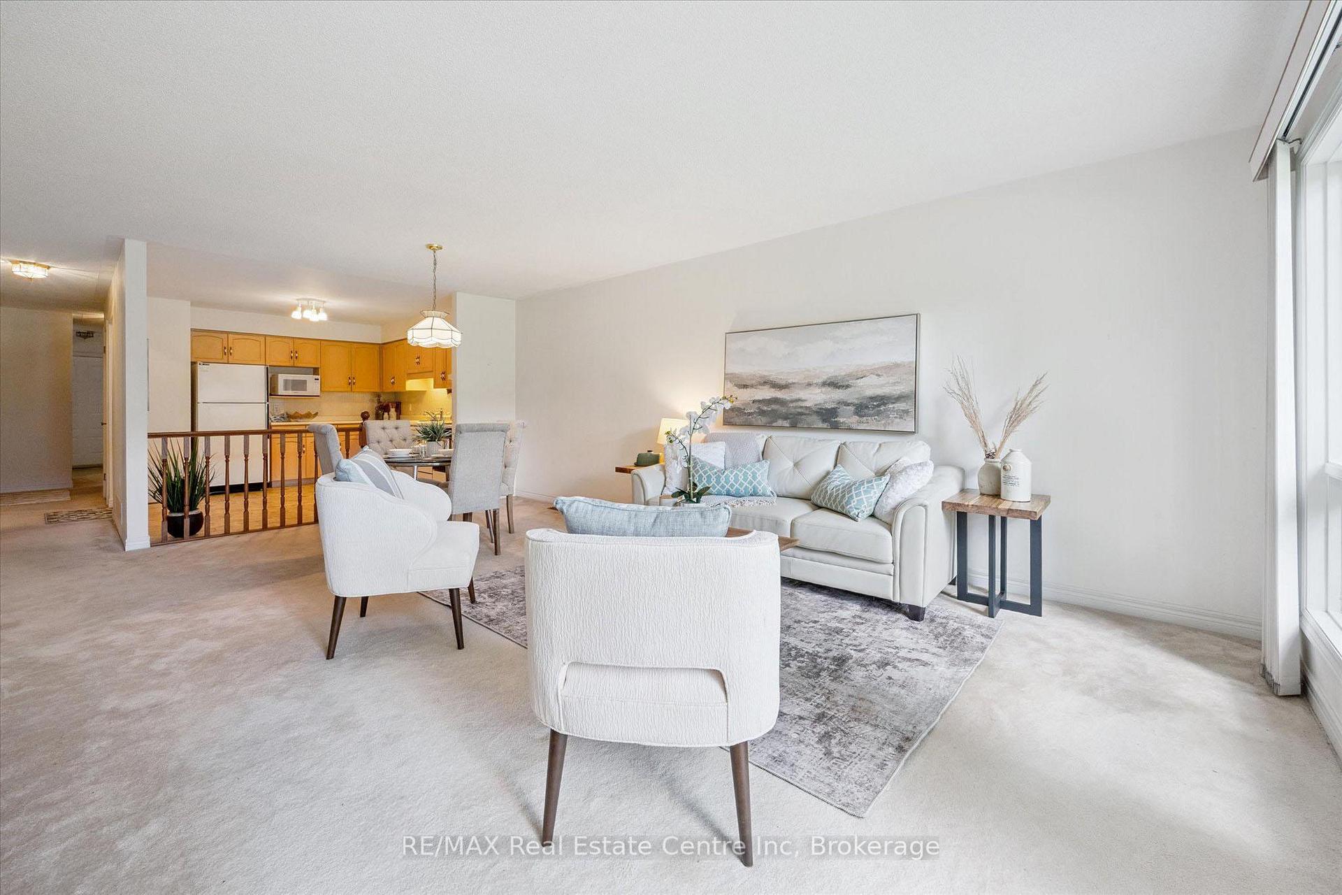 Photo 10 of 3 Gardenview Court, Guelph, Village By The Arboretum — HOMEH