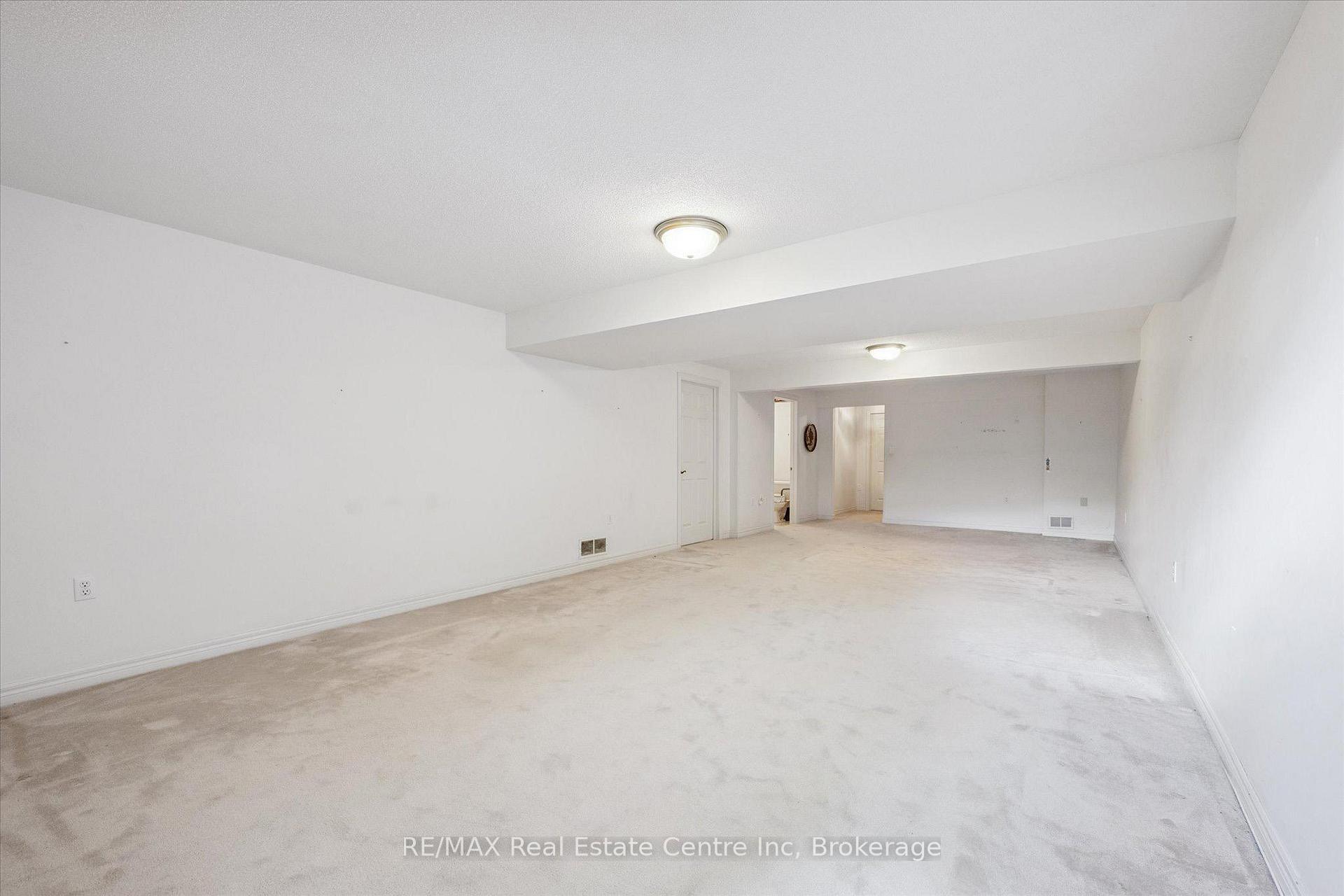 Photo 18 of 3 Gardenview Court, Guelph, Village By The Arboretum — HOMEH