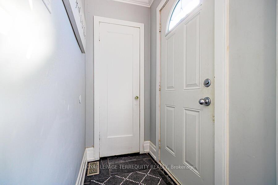 Photo 4 of 153 East 16th Street, Hamilton, Inch Park — HOMEH