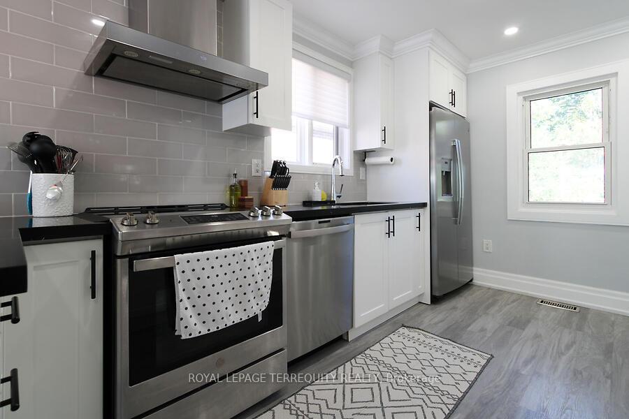 Photo 15 of 153 East 16th Street, Hamilton, Inch Park — HOMEH