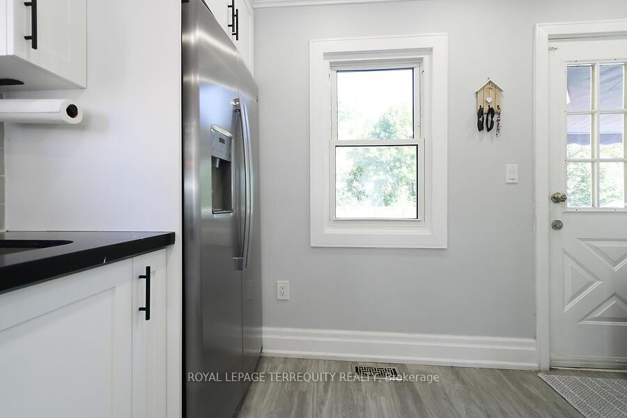 Photo 16 of 153 East 16th Street, Hamilton, Inch Park — HOMEH