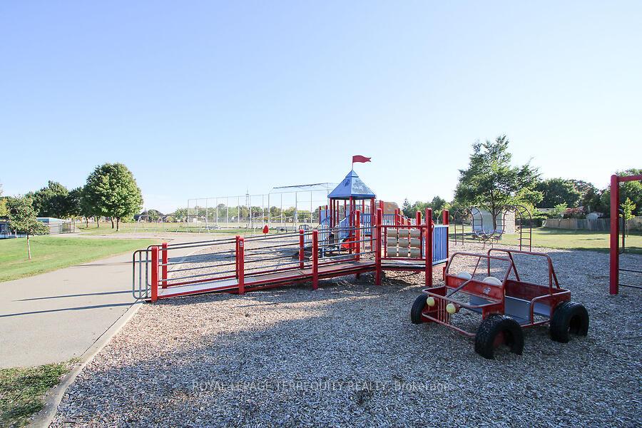 Photo 38 of 153 East 16th Street, Hamilton, Inch Park — HOMEH