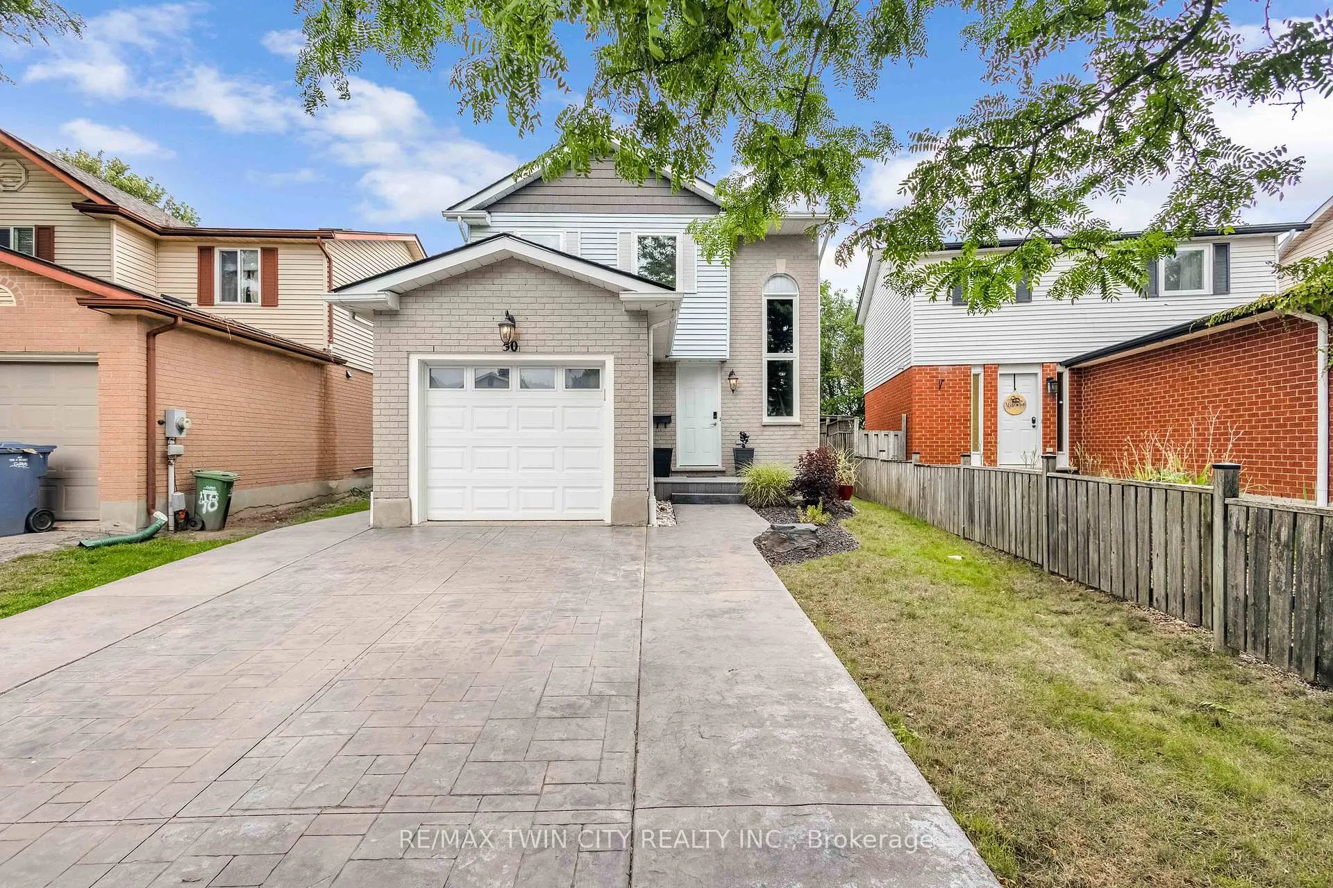Photo 2 of 50 Walman Drive, Guelph, Kortright West — HOMEH