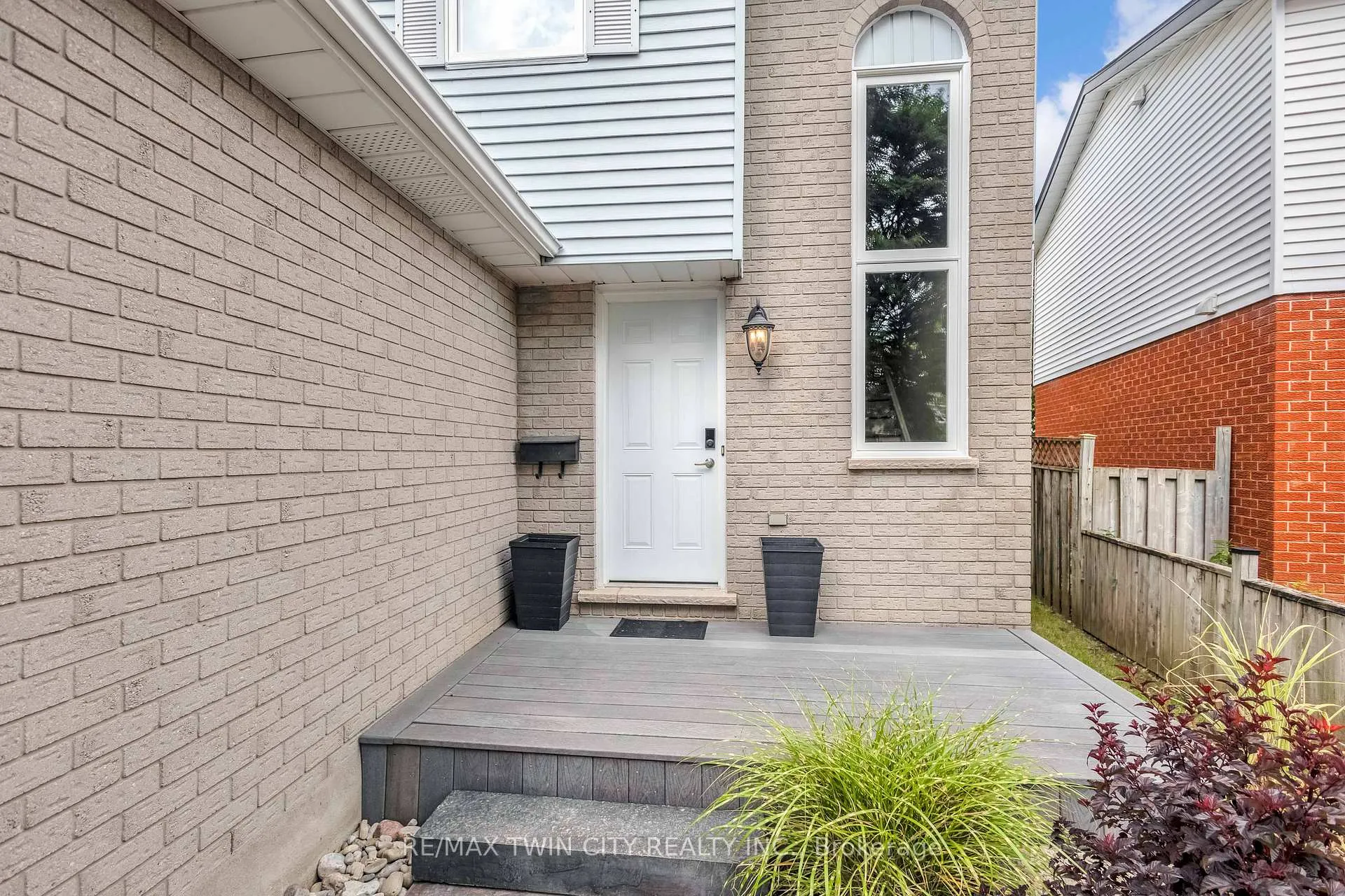Photo 4 of 50 Walman Drive, Guelph, Kortright West — HOMEH