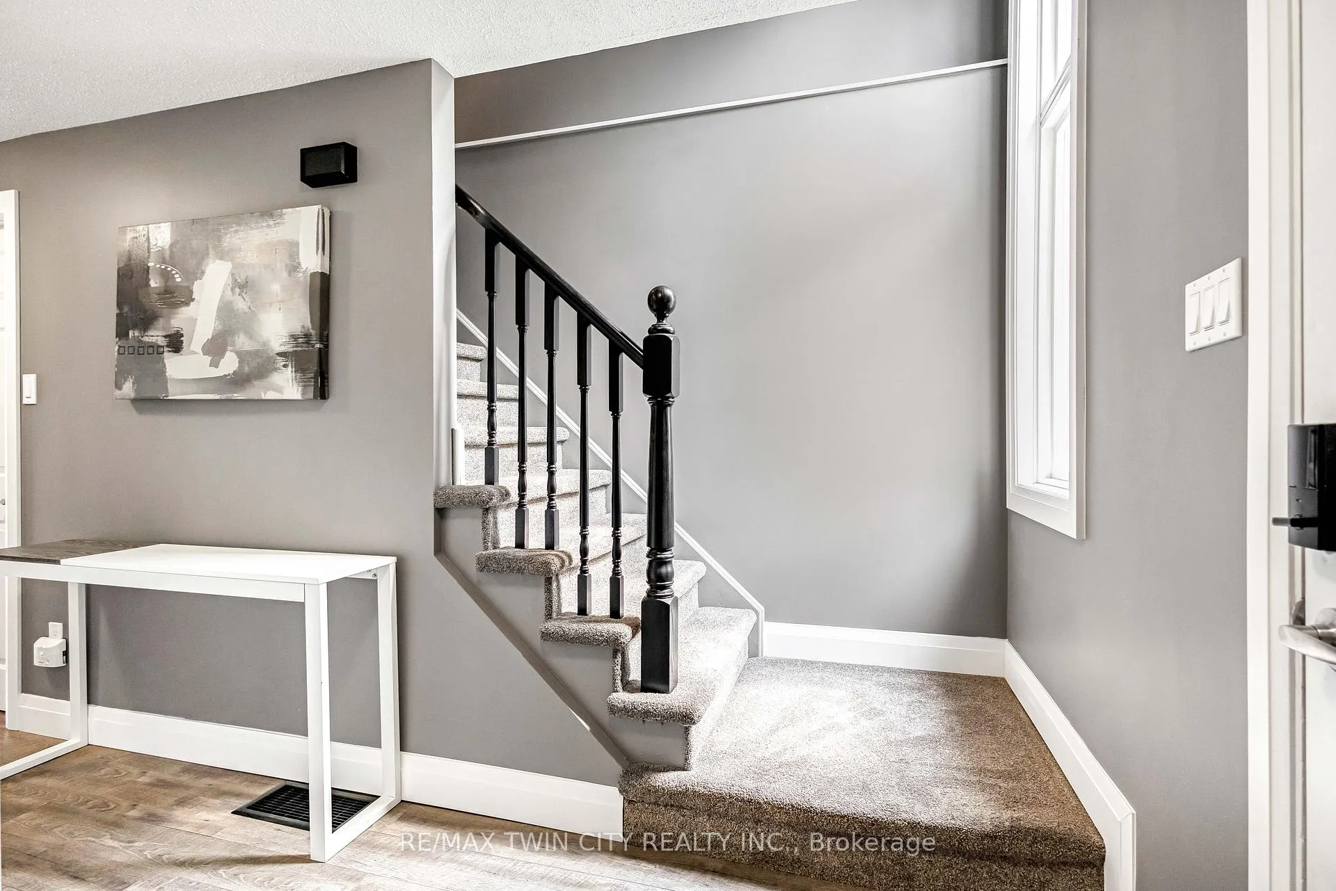 Photo 6 of 50 Walman Drive, Guelph, Kortright West — HOMEH