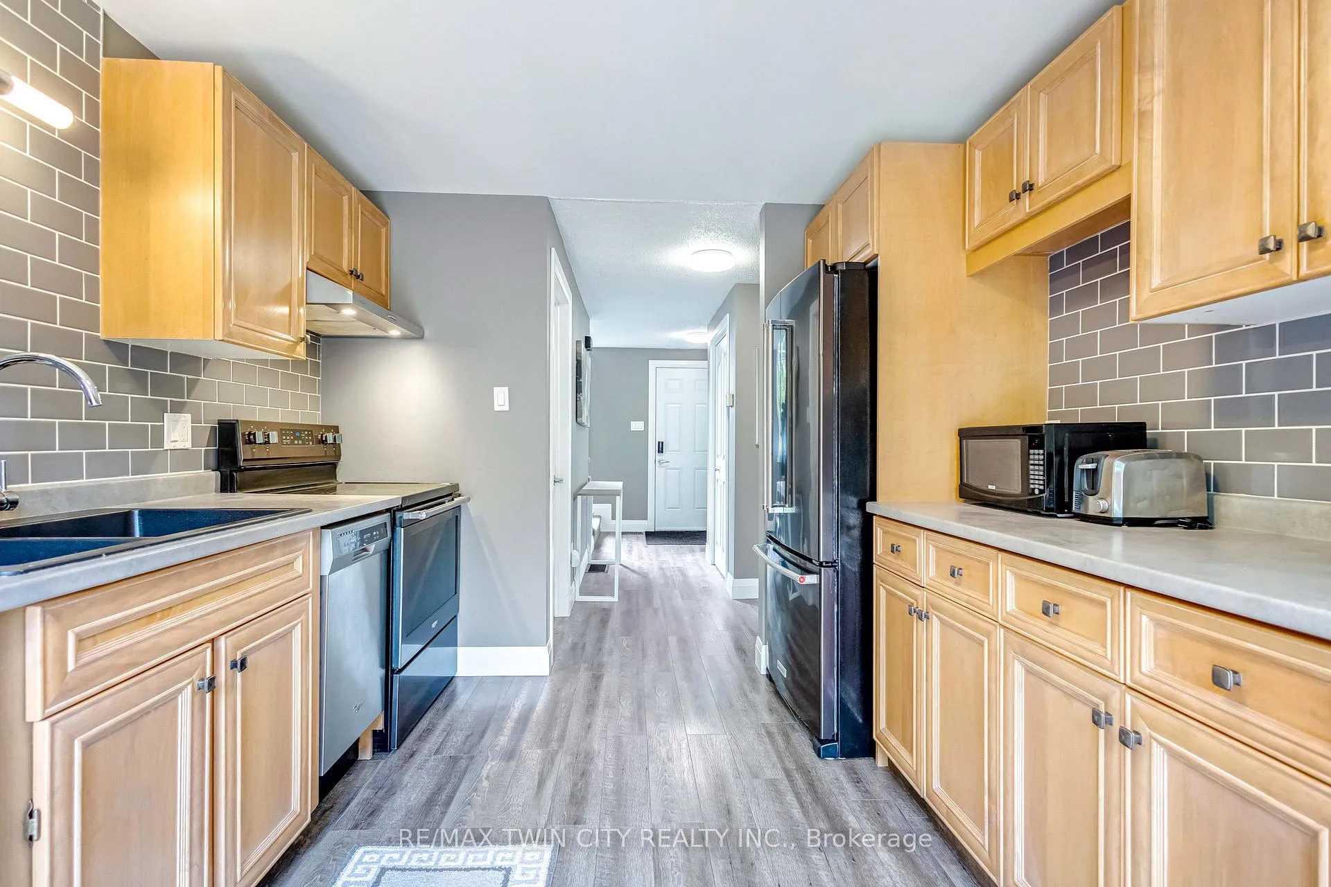Photo 10 of 50 Walman Drive, Guelph, Kortright West — HOMEH