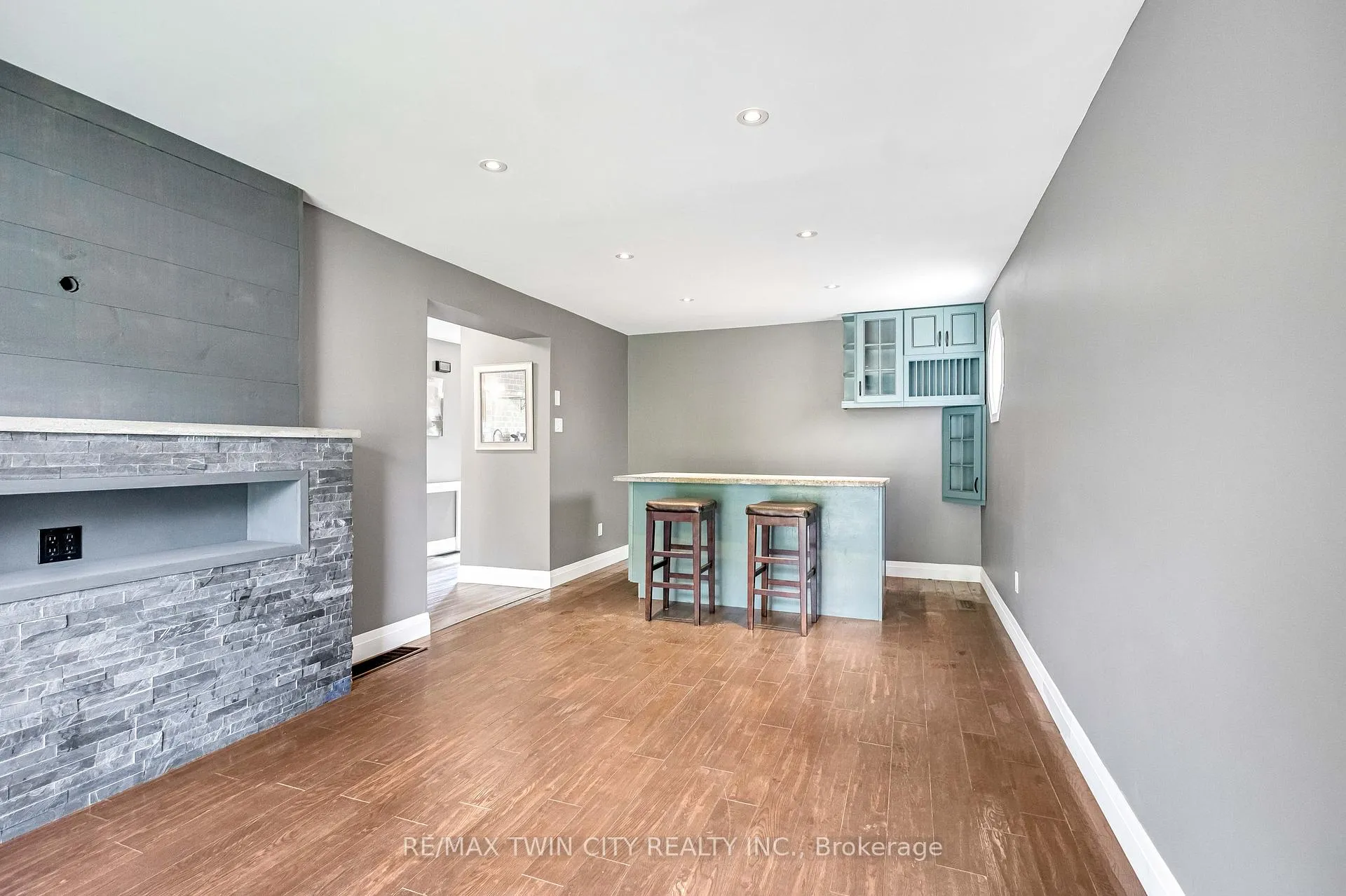 Photo 13 of 50 Walman Drive, Guelph, Kortright West — HOMEH