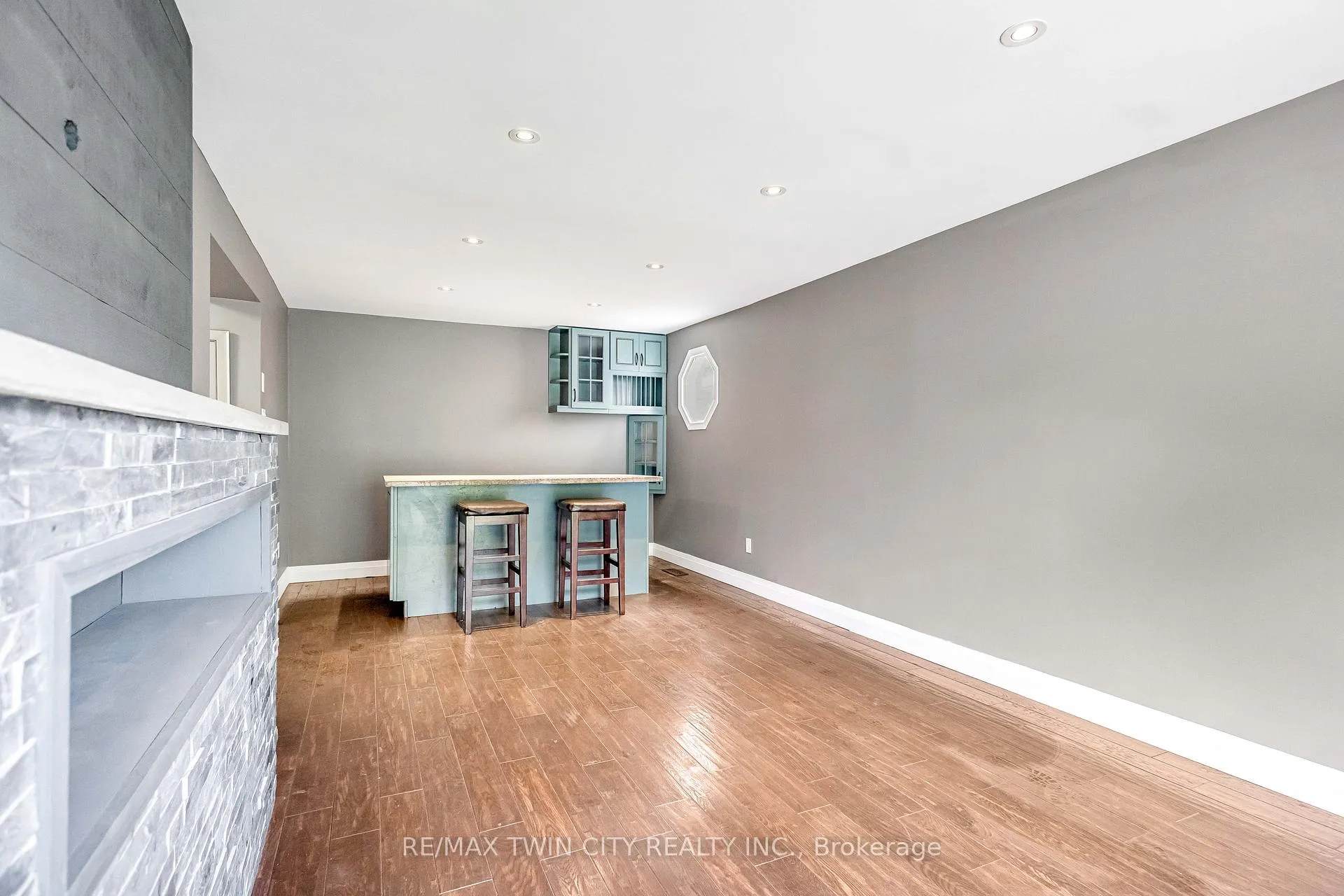 Photo 14 of 50 Walman Drive, Guelph, Kortright West — HOMEH