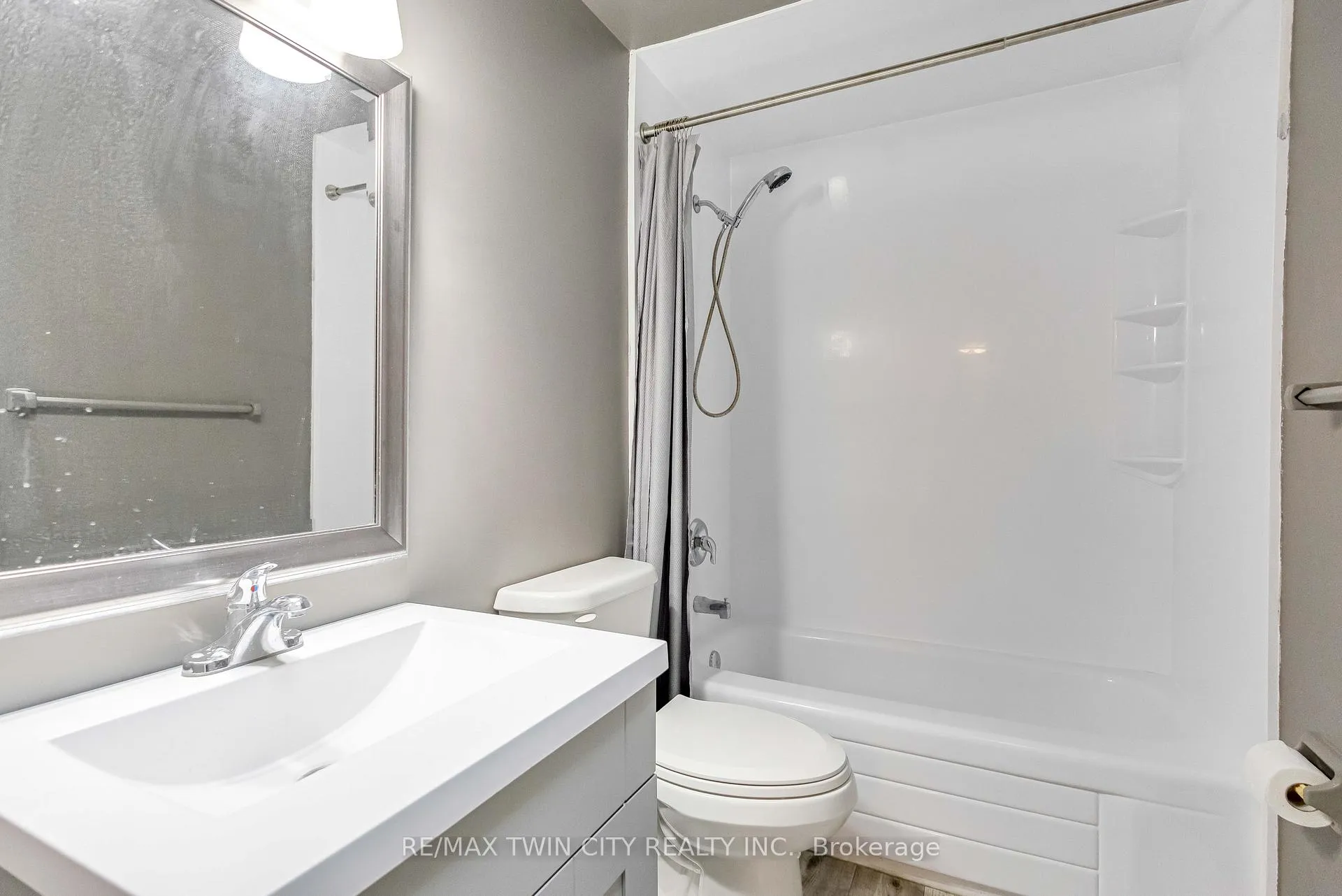 Photo 28 of 50 Walman Drive, Guelph, Kortright West — HOMEH