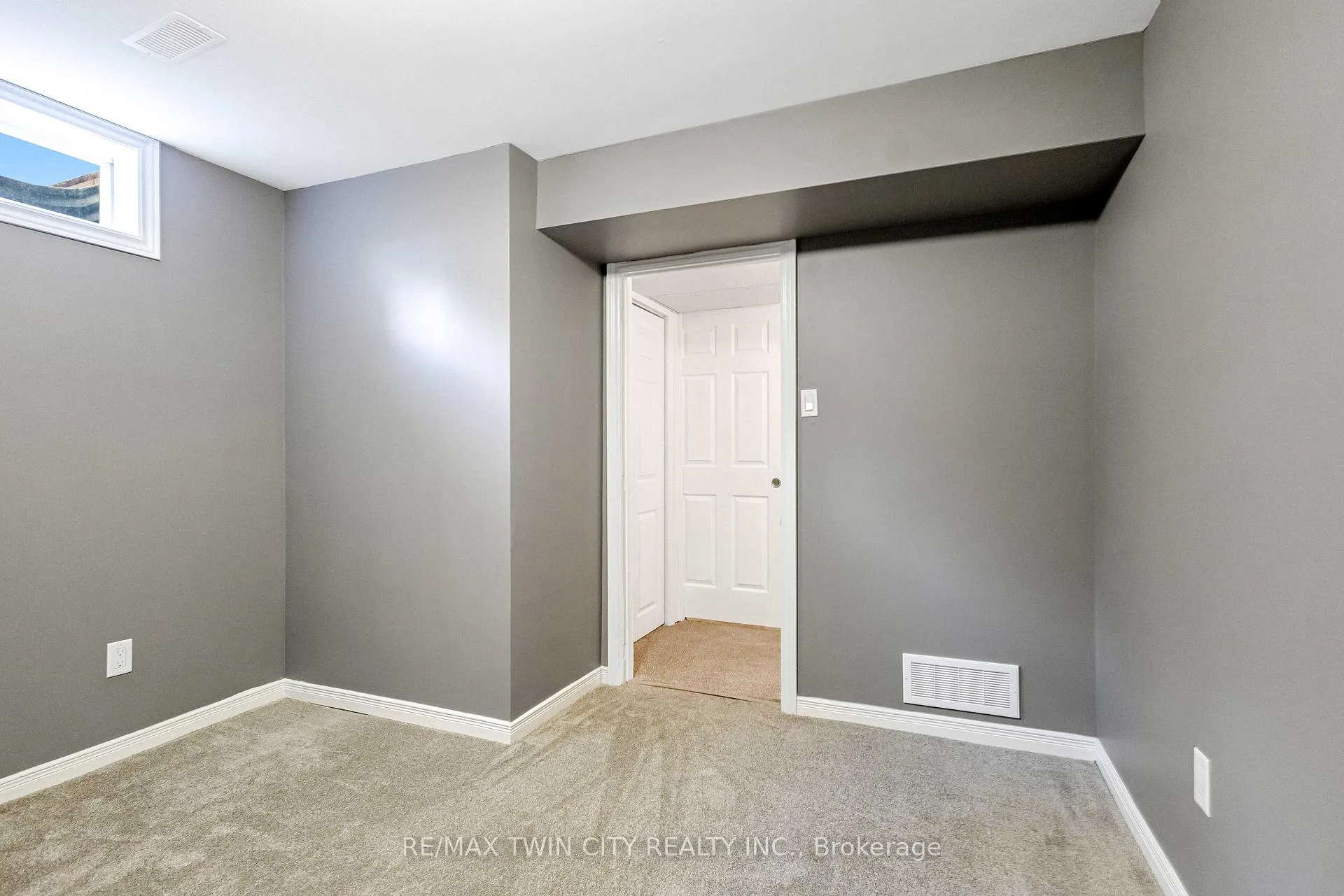 Photo 33 of 50 Walman Drive, Guelph, Kortright West — HOMEH