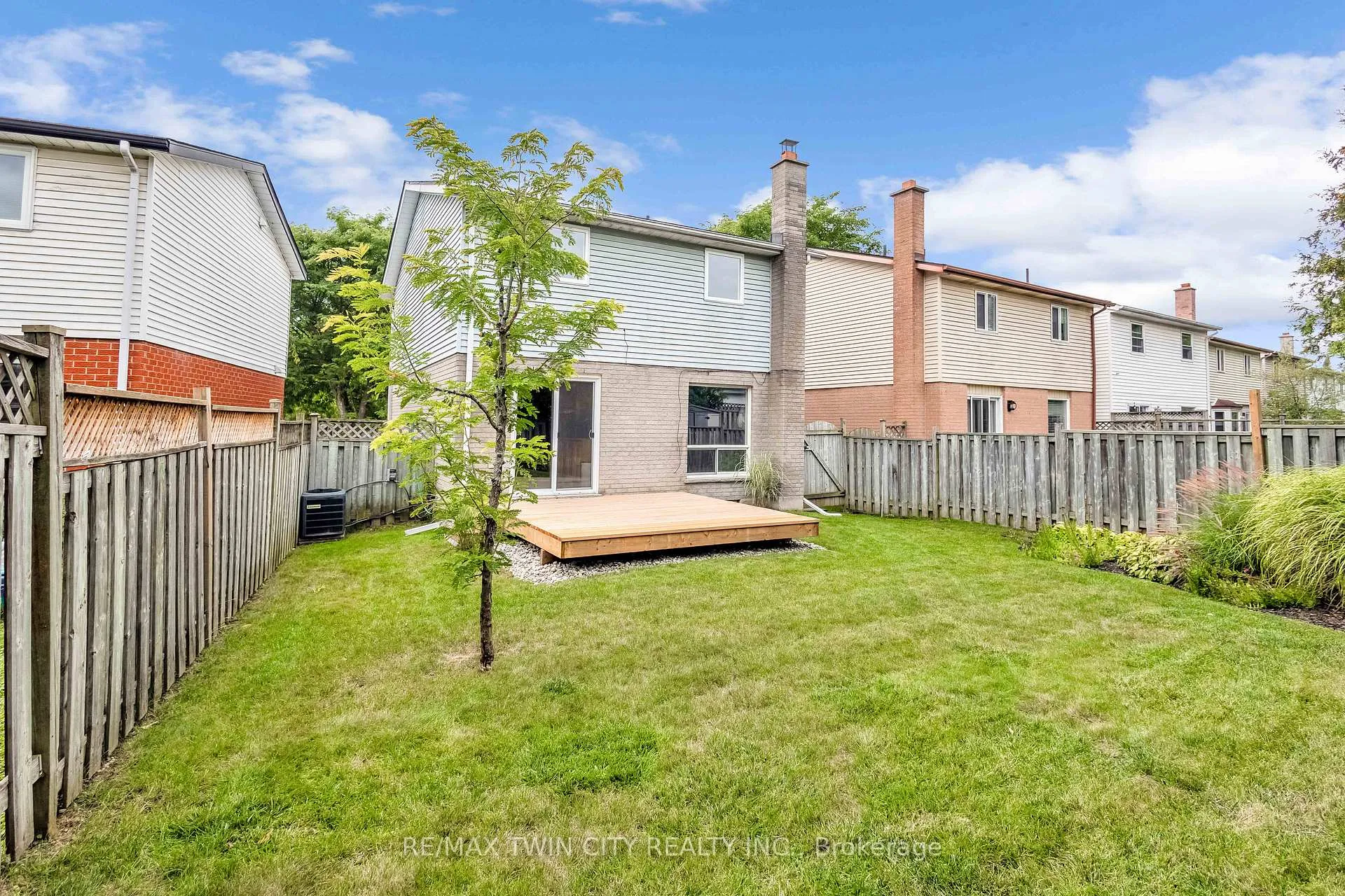 Photo 41 of 50 Walman Drive, Guelph, Kortright West — HOMEH