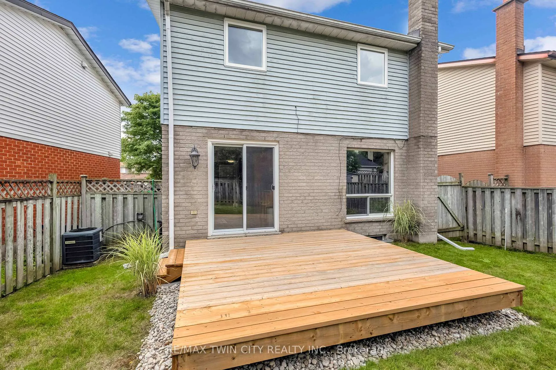 Photo 42 of 50 Walman Drive, Guelph, Kortright West — HOMEH