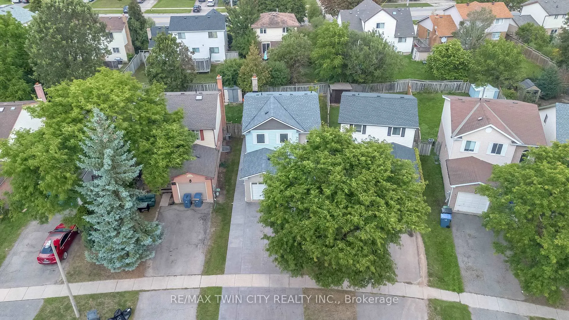Photo 44 of 50 Walman Drive, Guelph, Kortright West — HOMEH