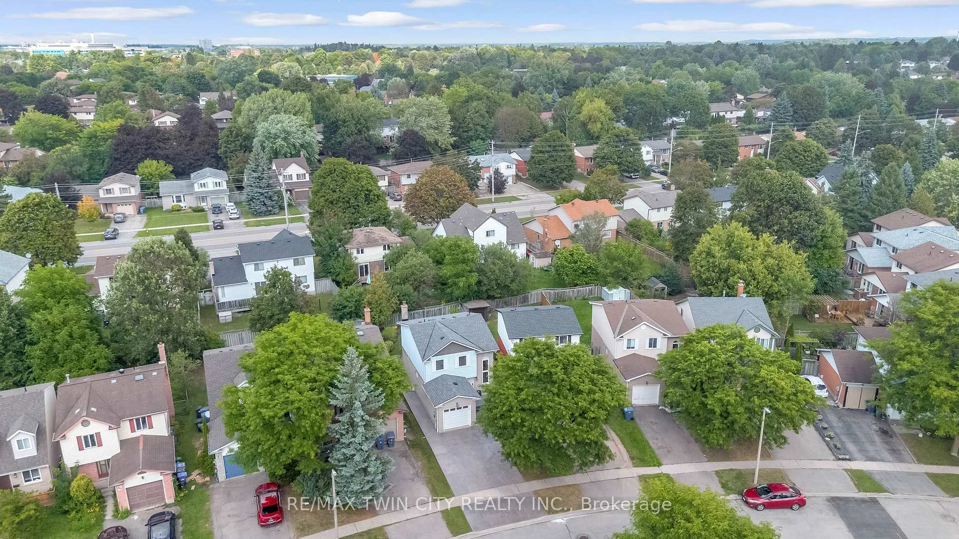 Photo 45 of 50 Walman Drive, Guelph, Kortright West — HOMEH