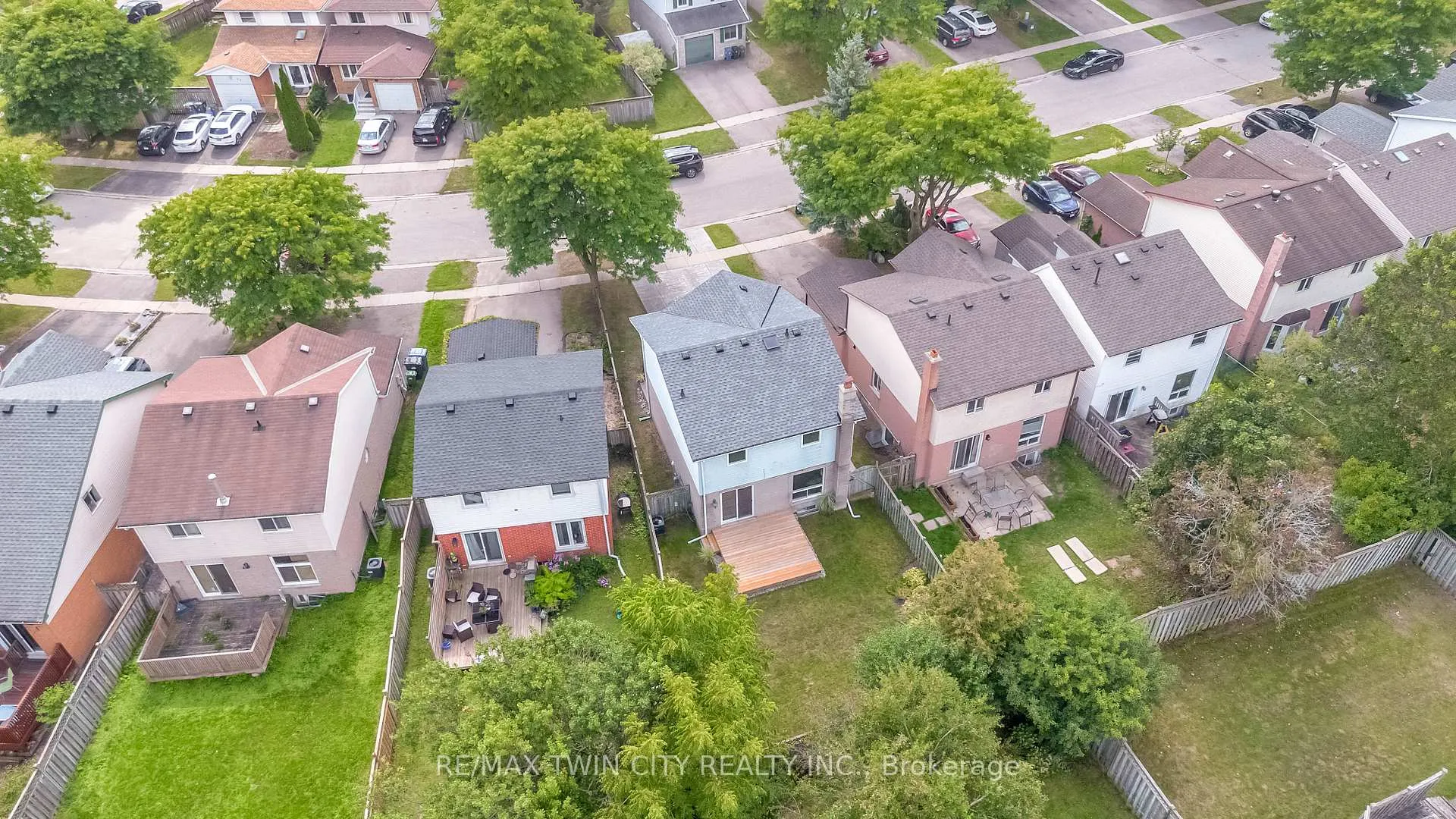 Photo 47 of 50 Walman Drive, Guelph, Kortright West — HOMEH