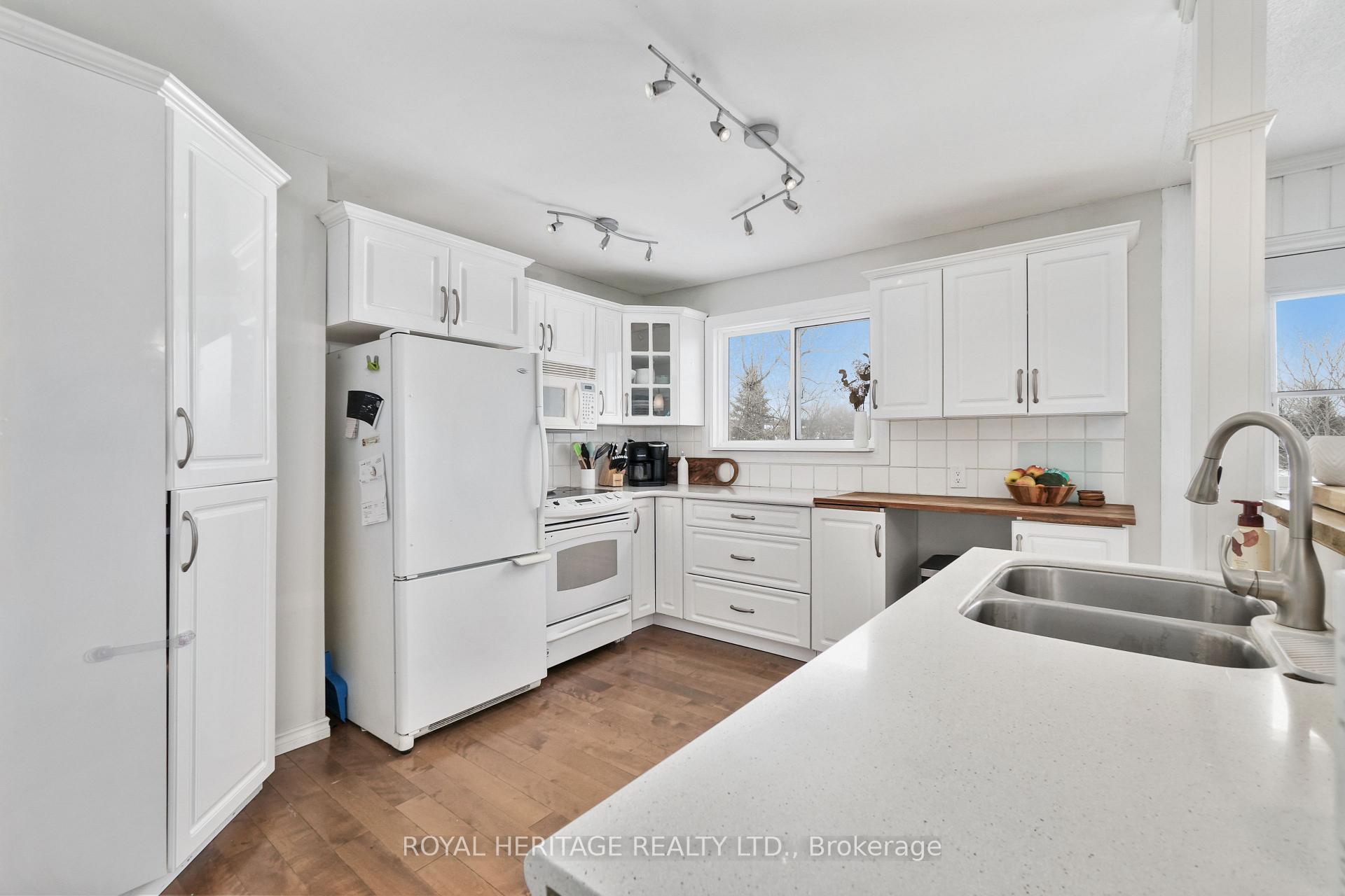 Photo 21 of 16 Bayview Drive, Kawartha Lakes, Emily — HOMEH
