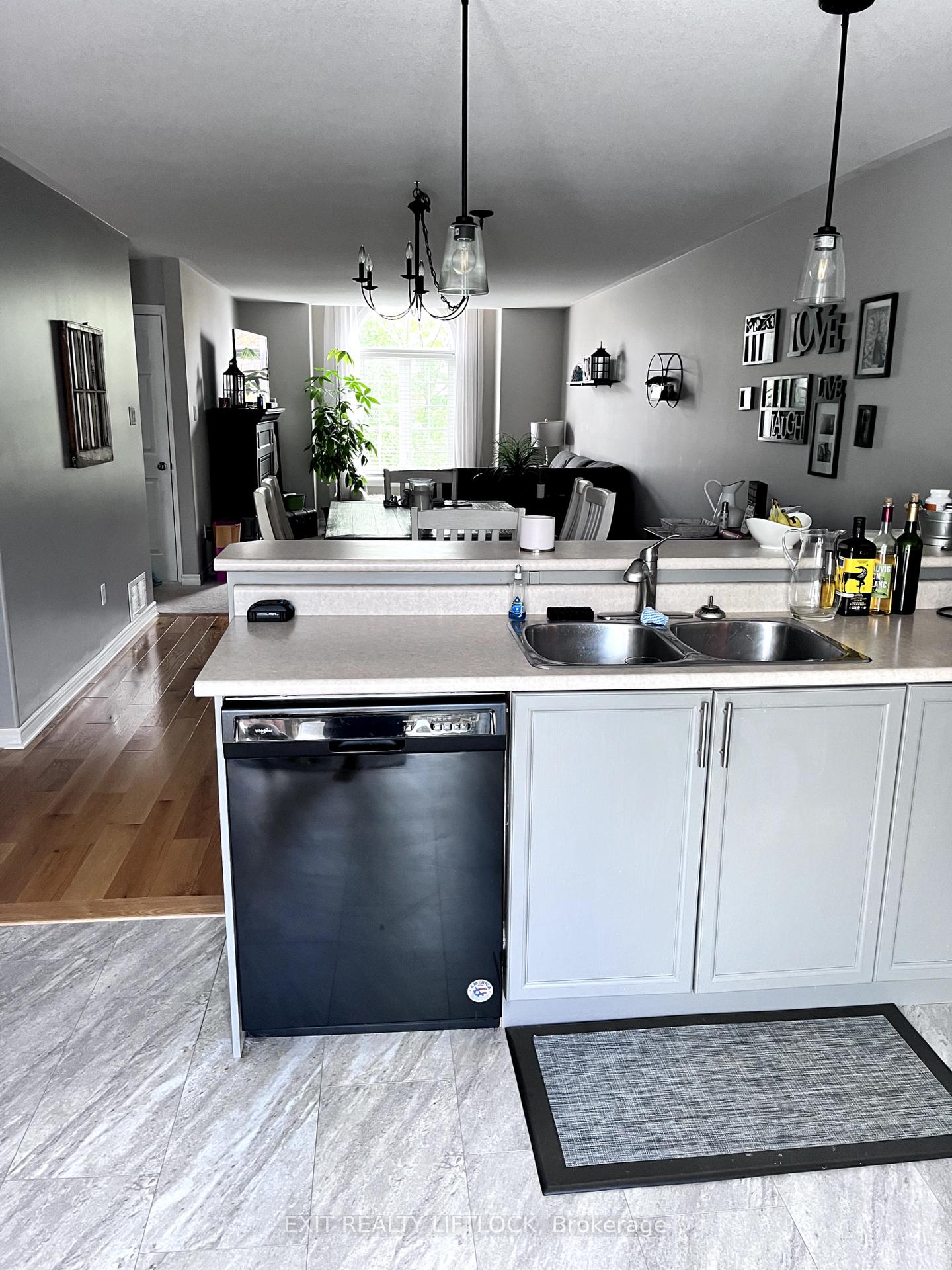 Photo 6 of 741 Trailview Drive, Peterborough, Ashburnham Ward 4 — HOMEH