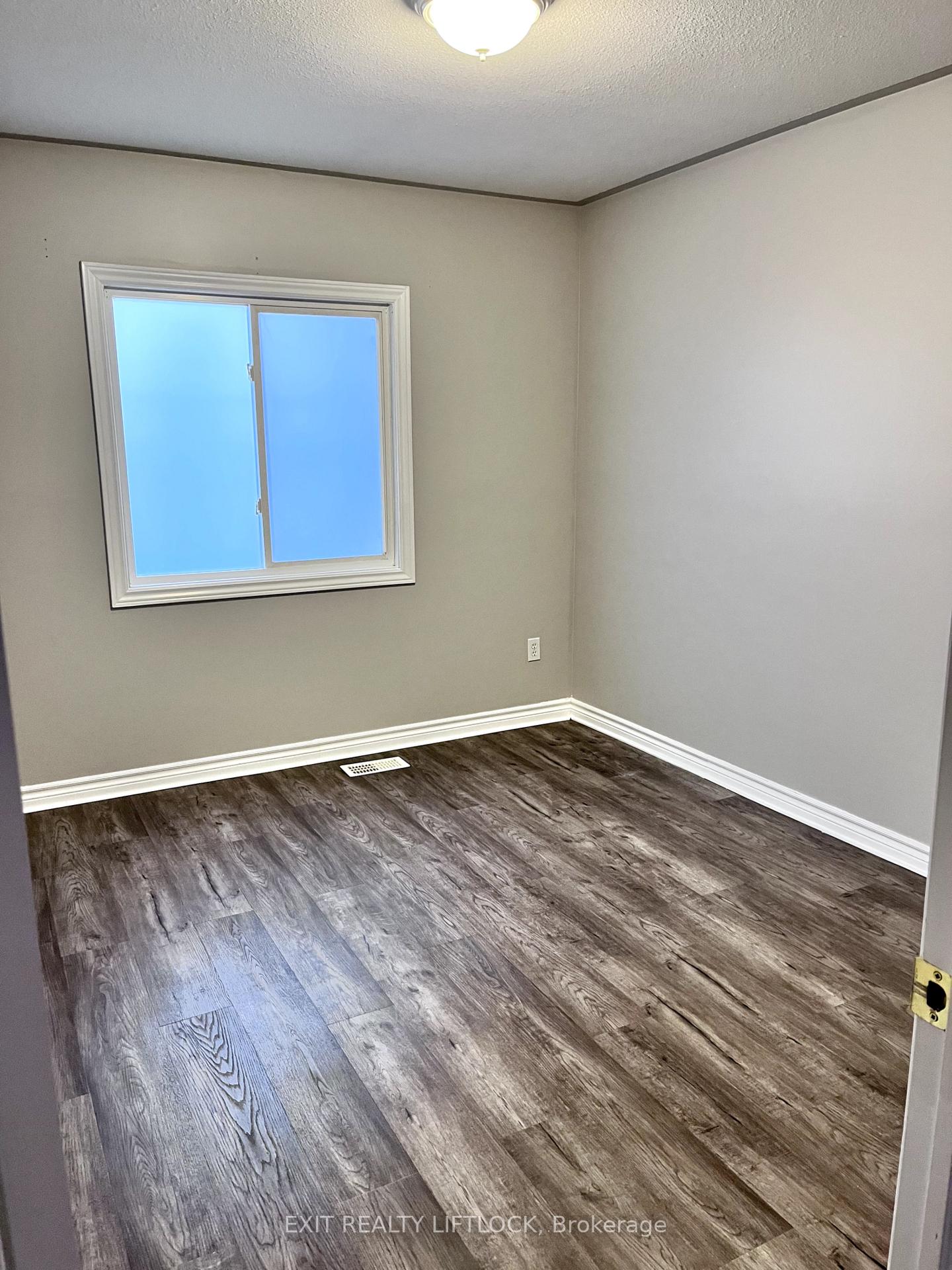 Photo 9 of 741 Trailview Drive, Peterborough, Ashburnham Ward 4 — HOMEH